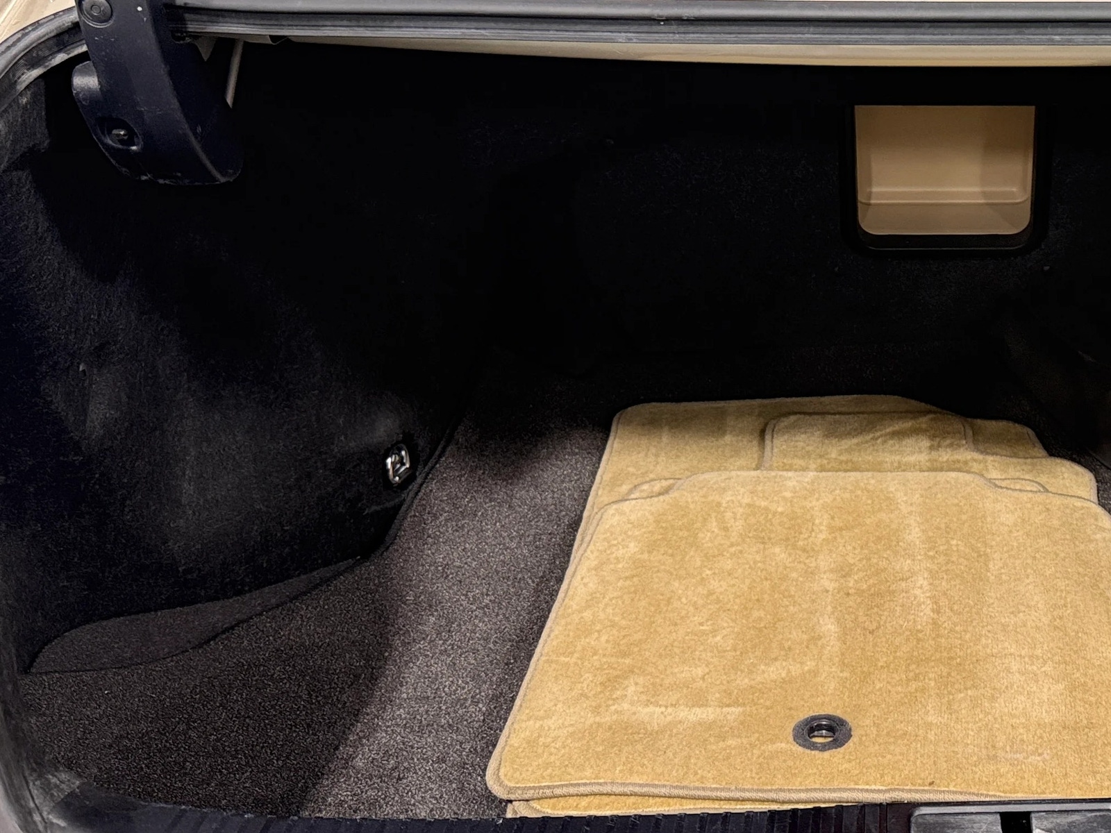 Thumbnail: 2015 Lexus ES - 6