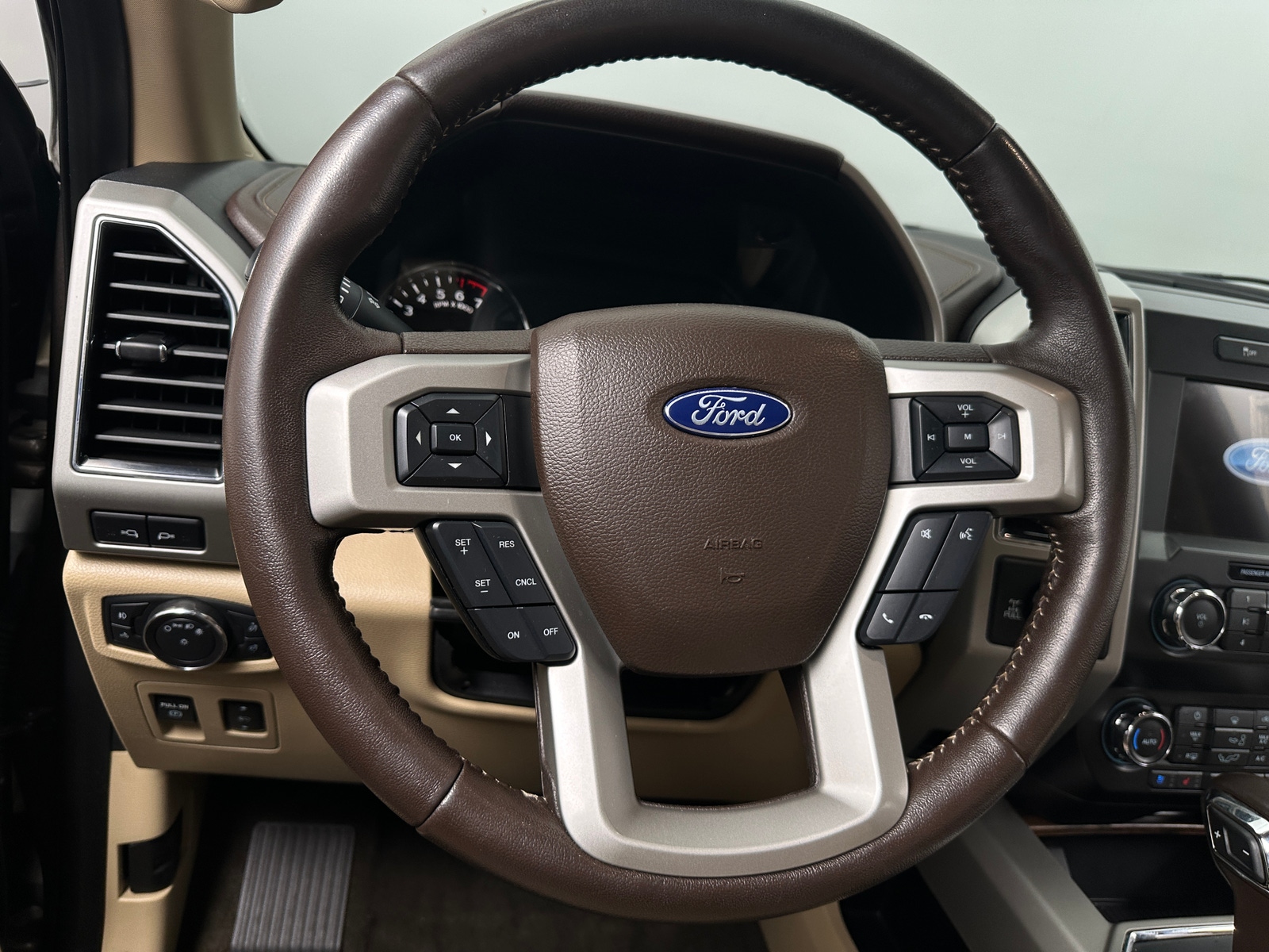 Thumbnail: 2019 Ford Econoline - 4