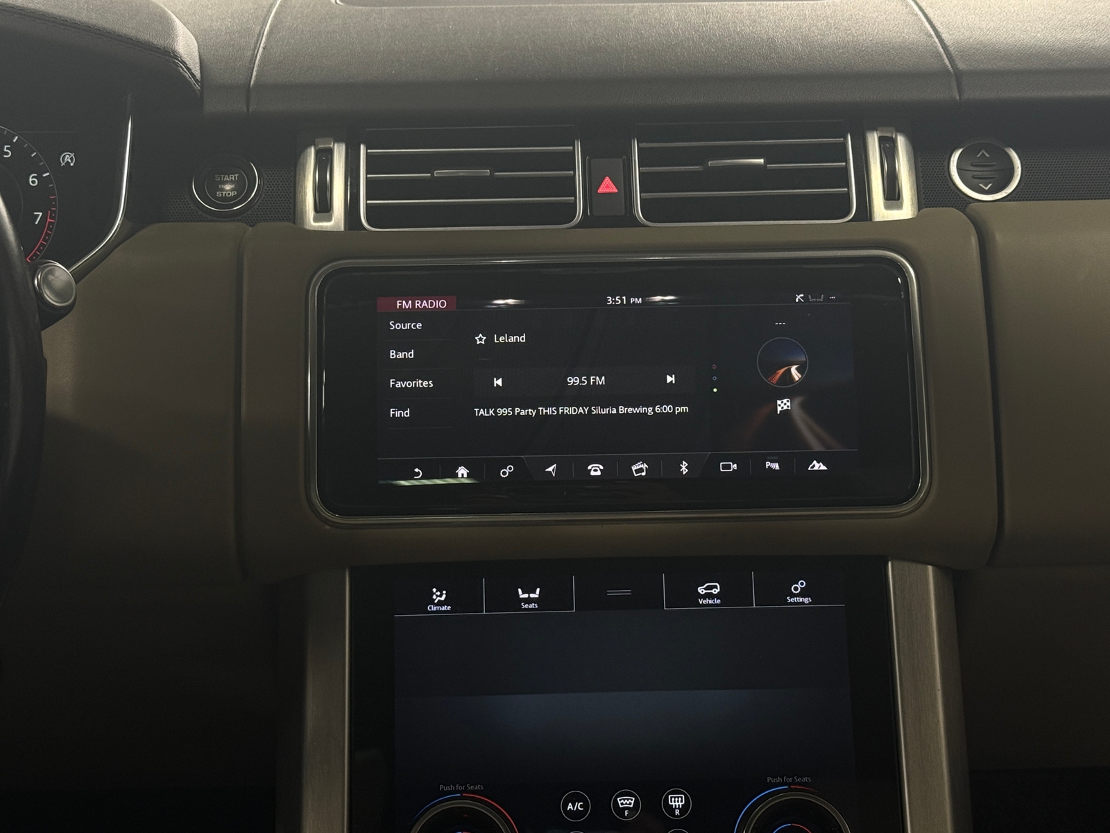 Thumbnail: 2018 Land Rover Range Rover - 3