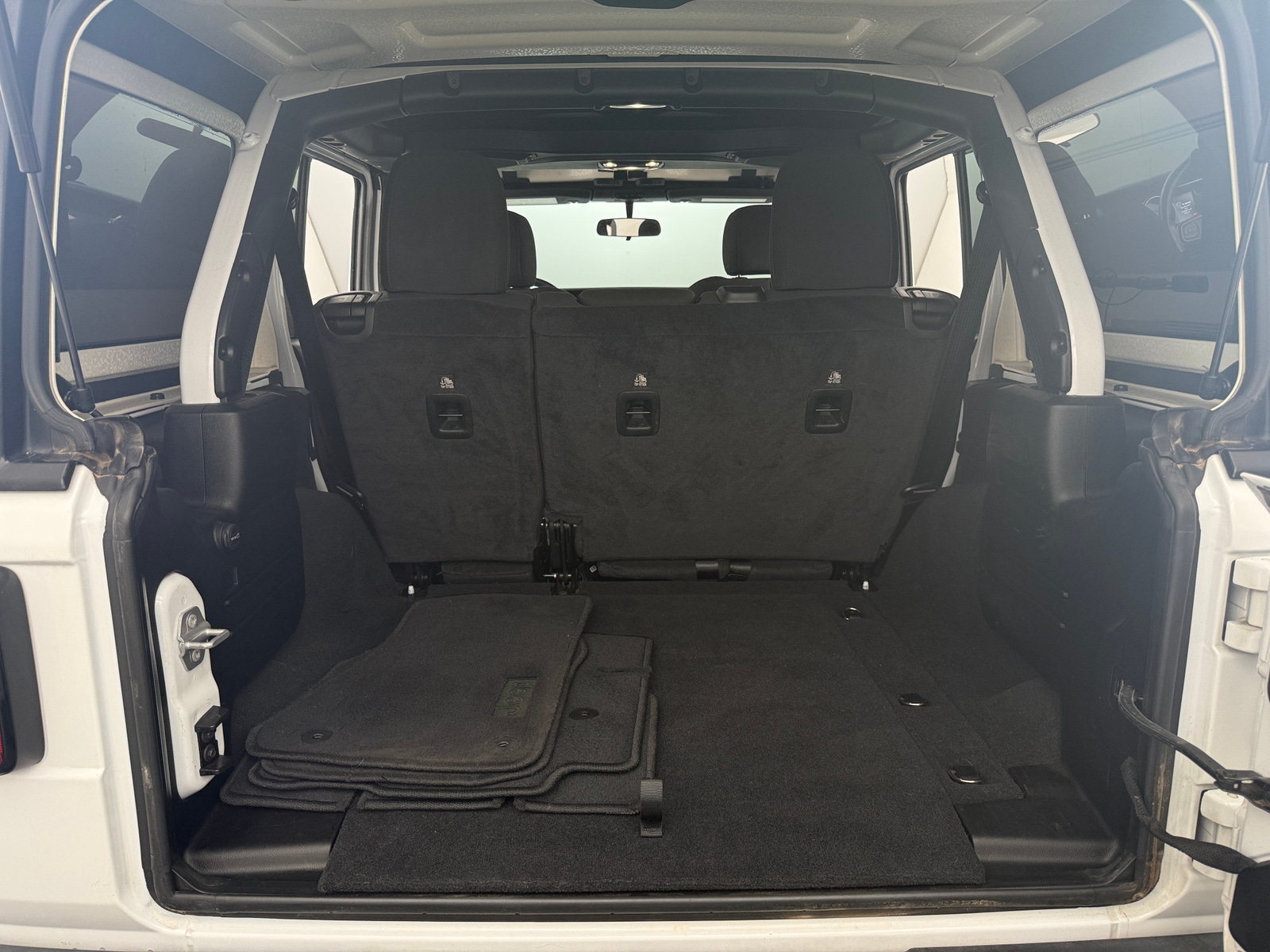 Thumbnail: 2022 Jeep Wrangler - 7