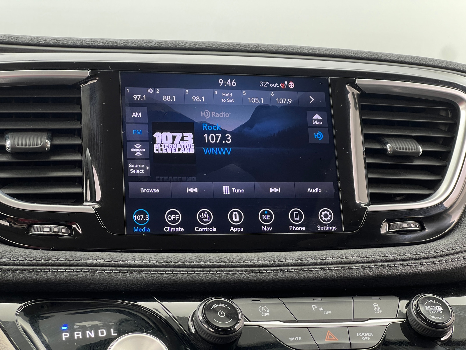 Thumbnail: 2020 Chrysler Pacifica - 3