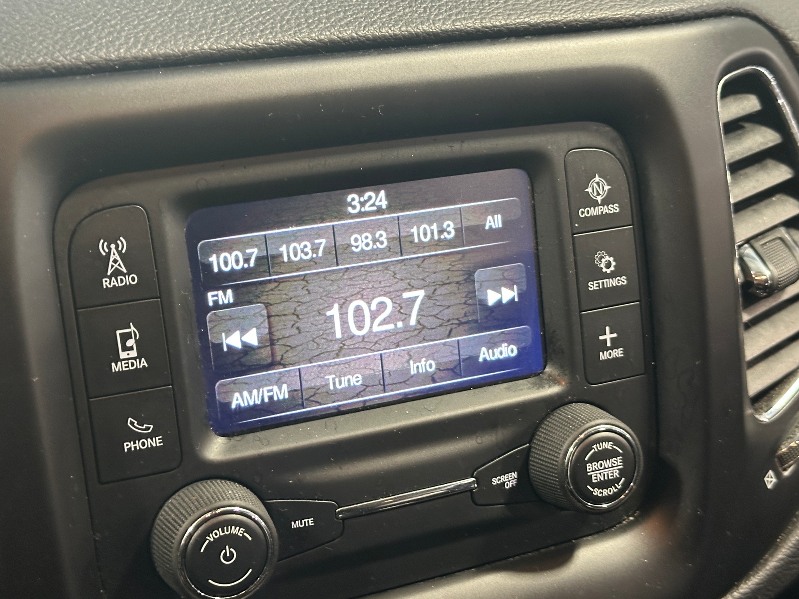 Thumbnail: 2018 Jeep Compass - 4