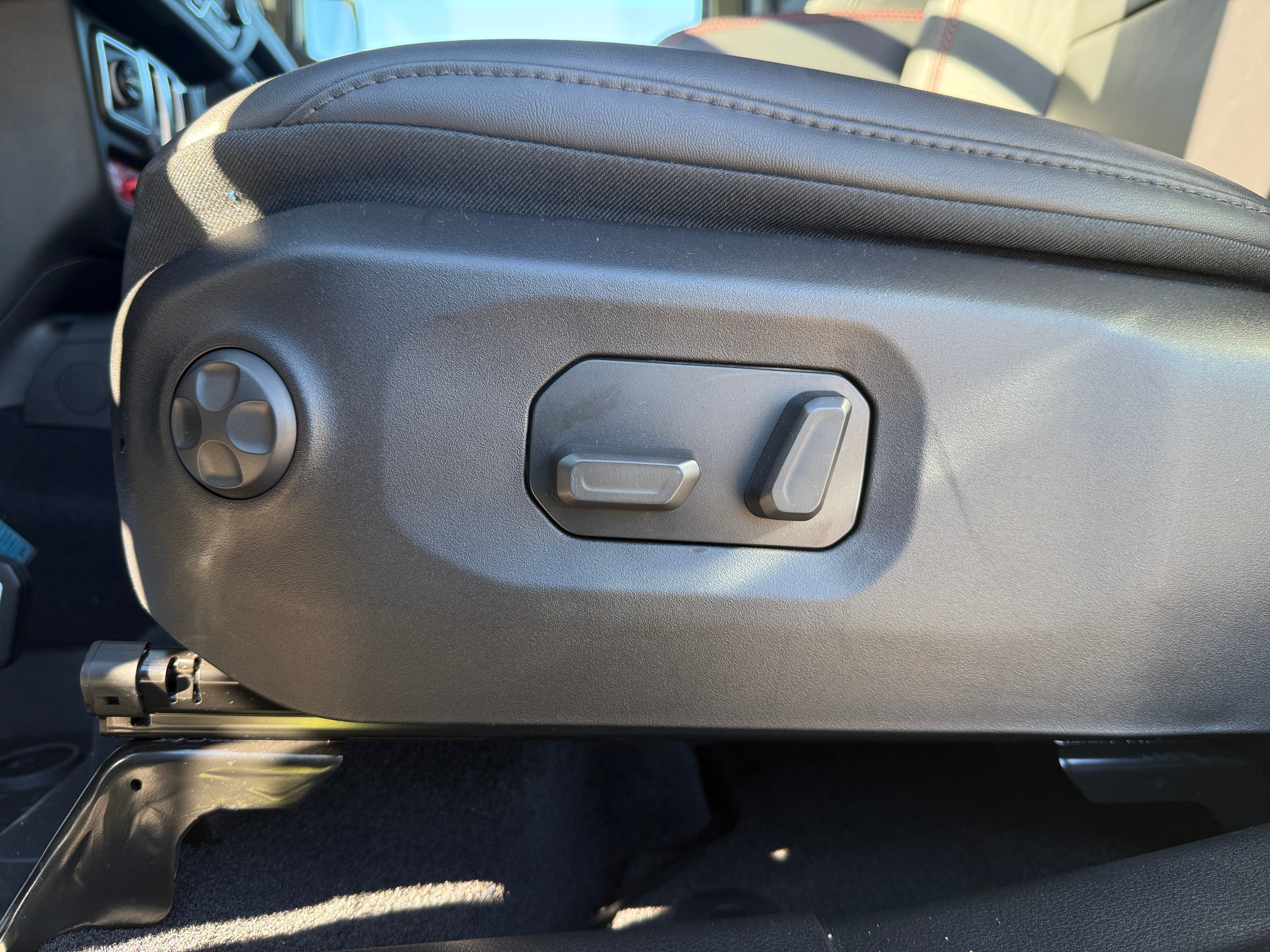 2025 Jeep Wrangler 2-Door Rubicon - Photo 12