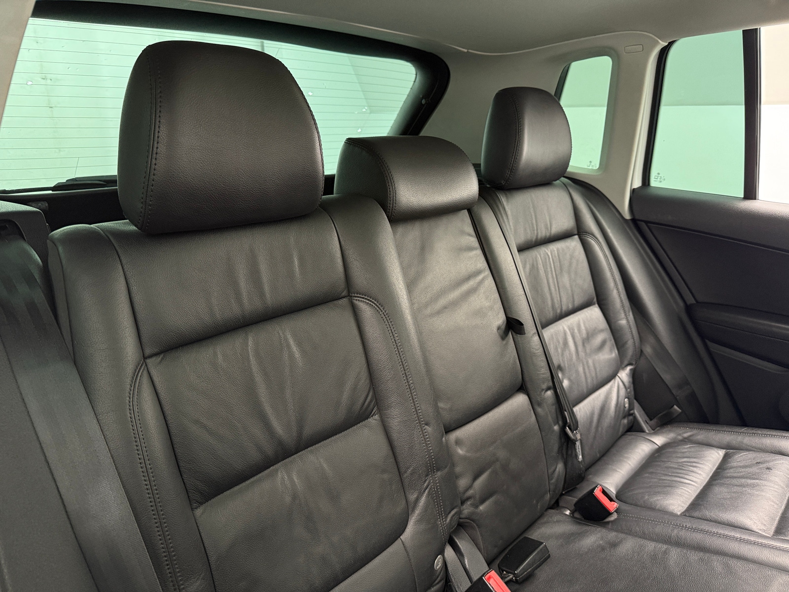 Thumbnail: 2017 Volkswagen Tiguan - 5