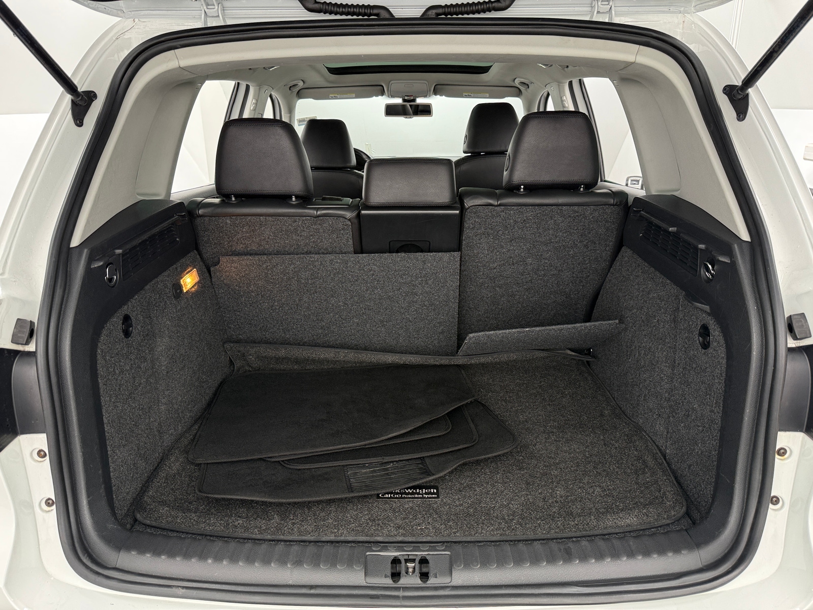 Thumbnail: 2017 Volkswagen Tiguan - 6