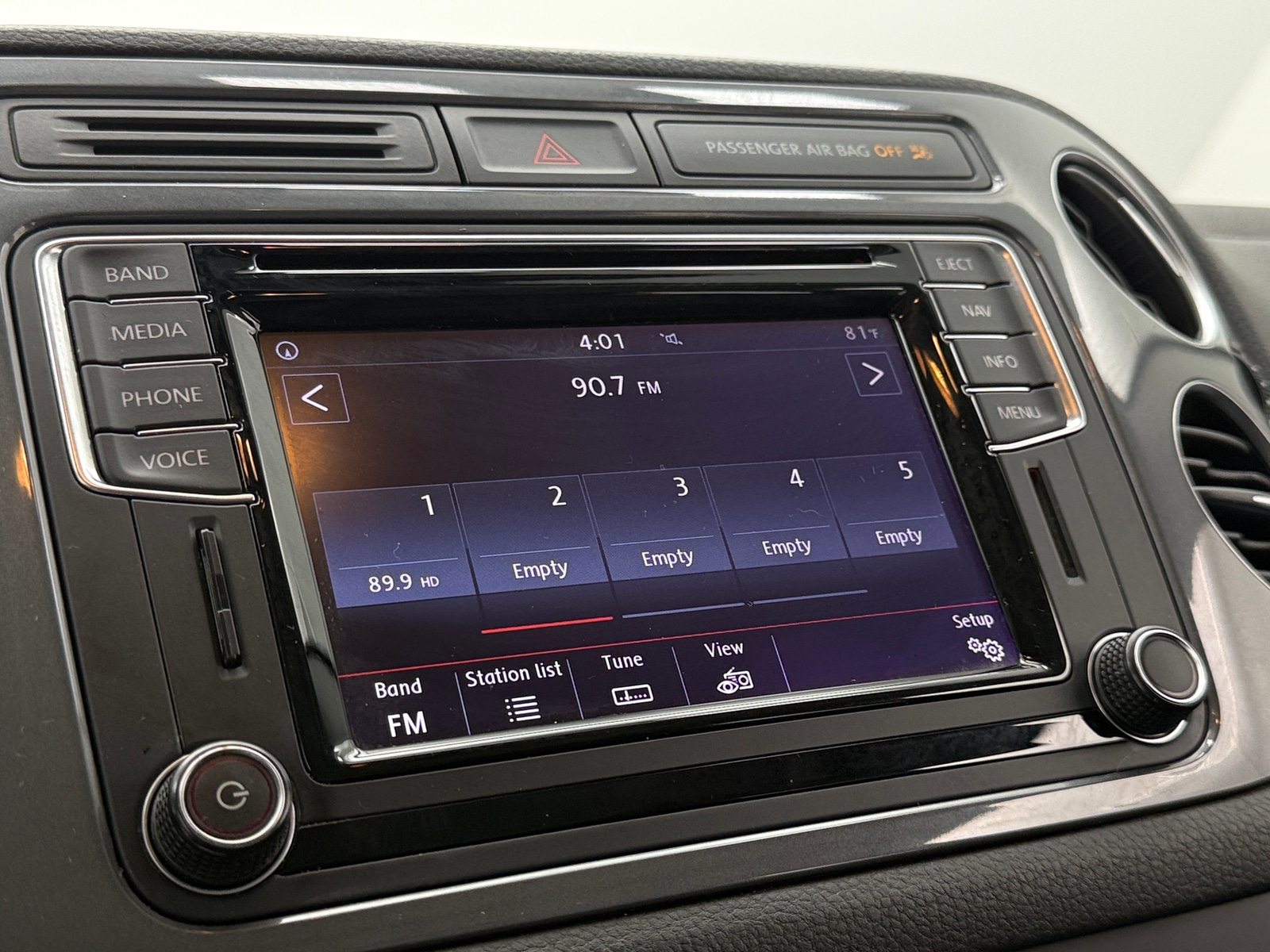 Thumbnail: 2017 Volkswagen Tiguan - 3