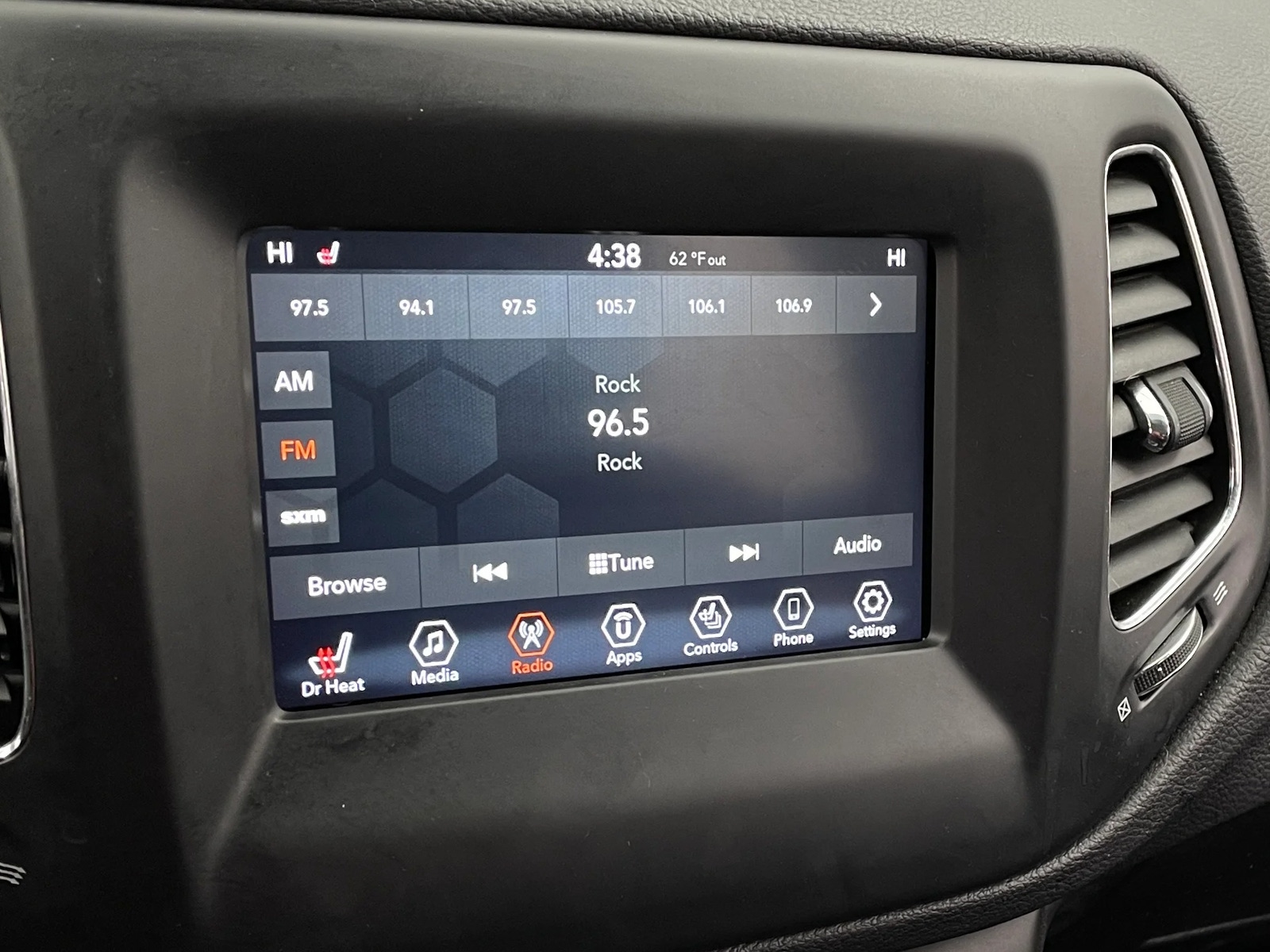 Thumbnail: 2020 Jeep Compass - 3