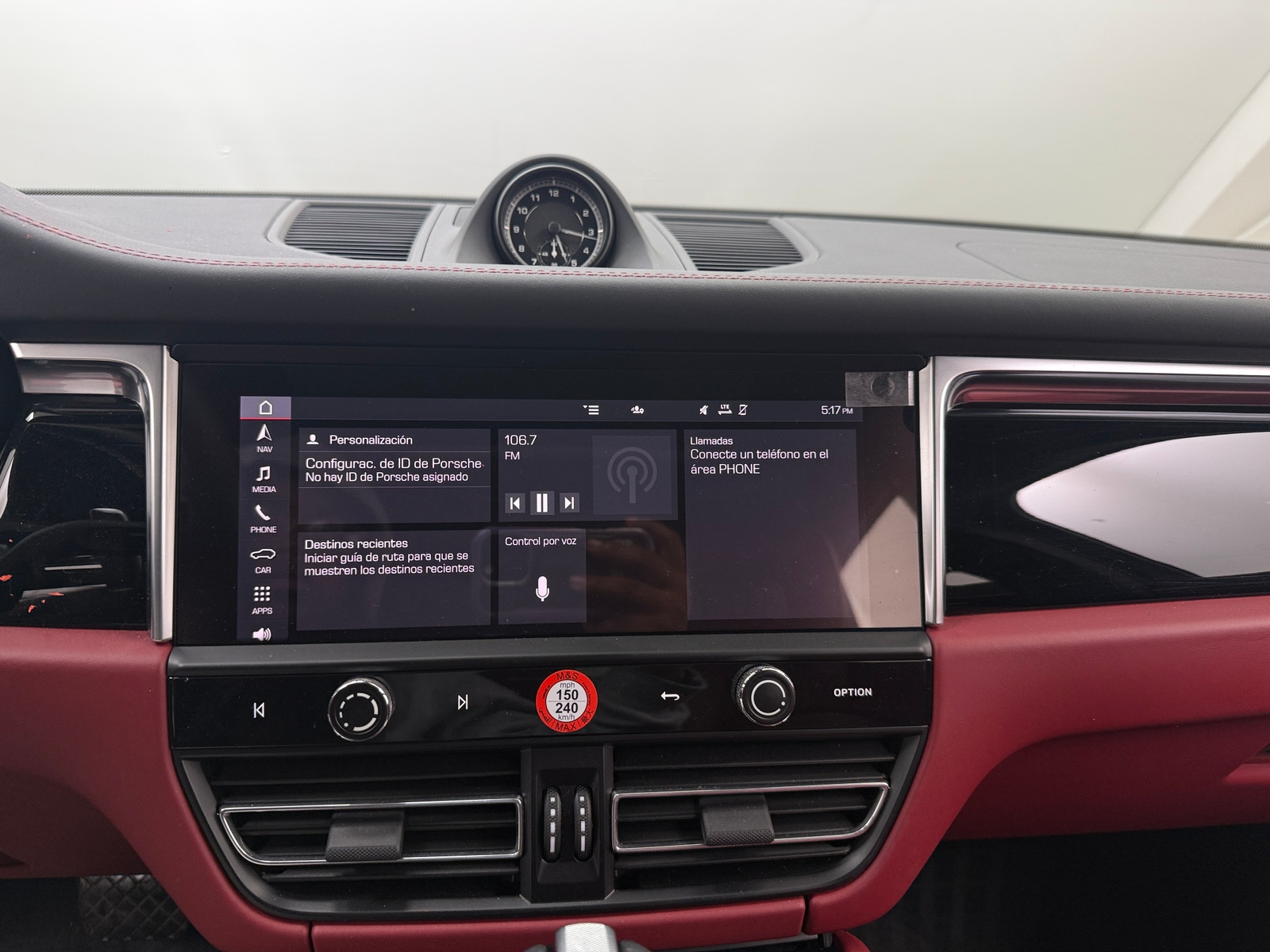 Thumbnail: 2023 Porsche Macan - 3