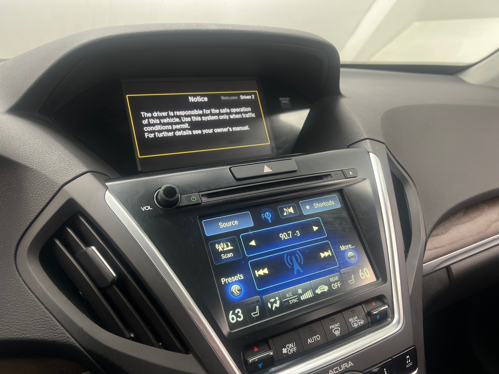 Thumbnail: 2017 Acura MDX - 4