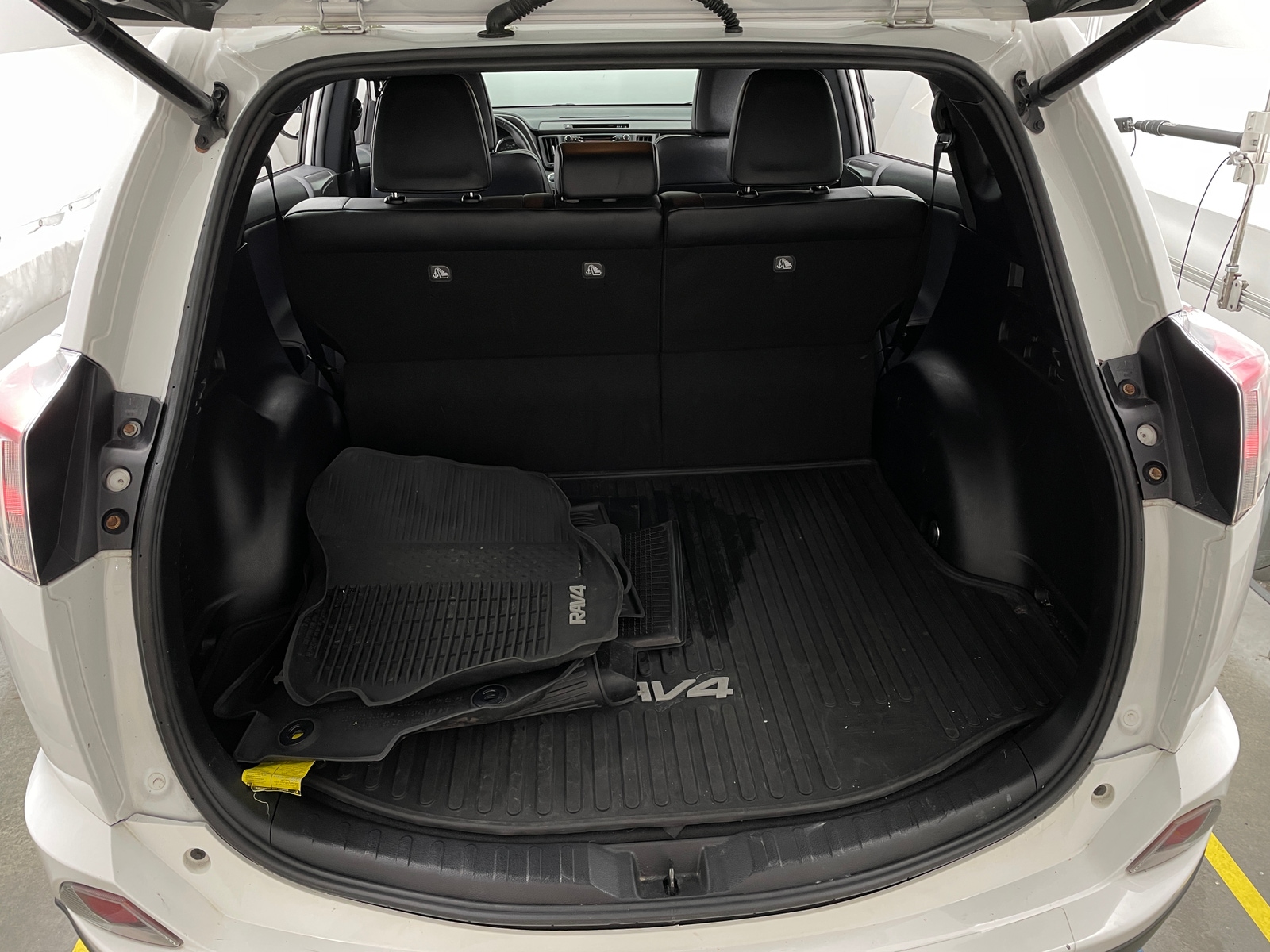 Thumbnail: 2017 Toyota RAV4 - 6