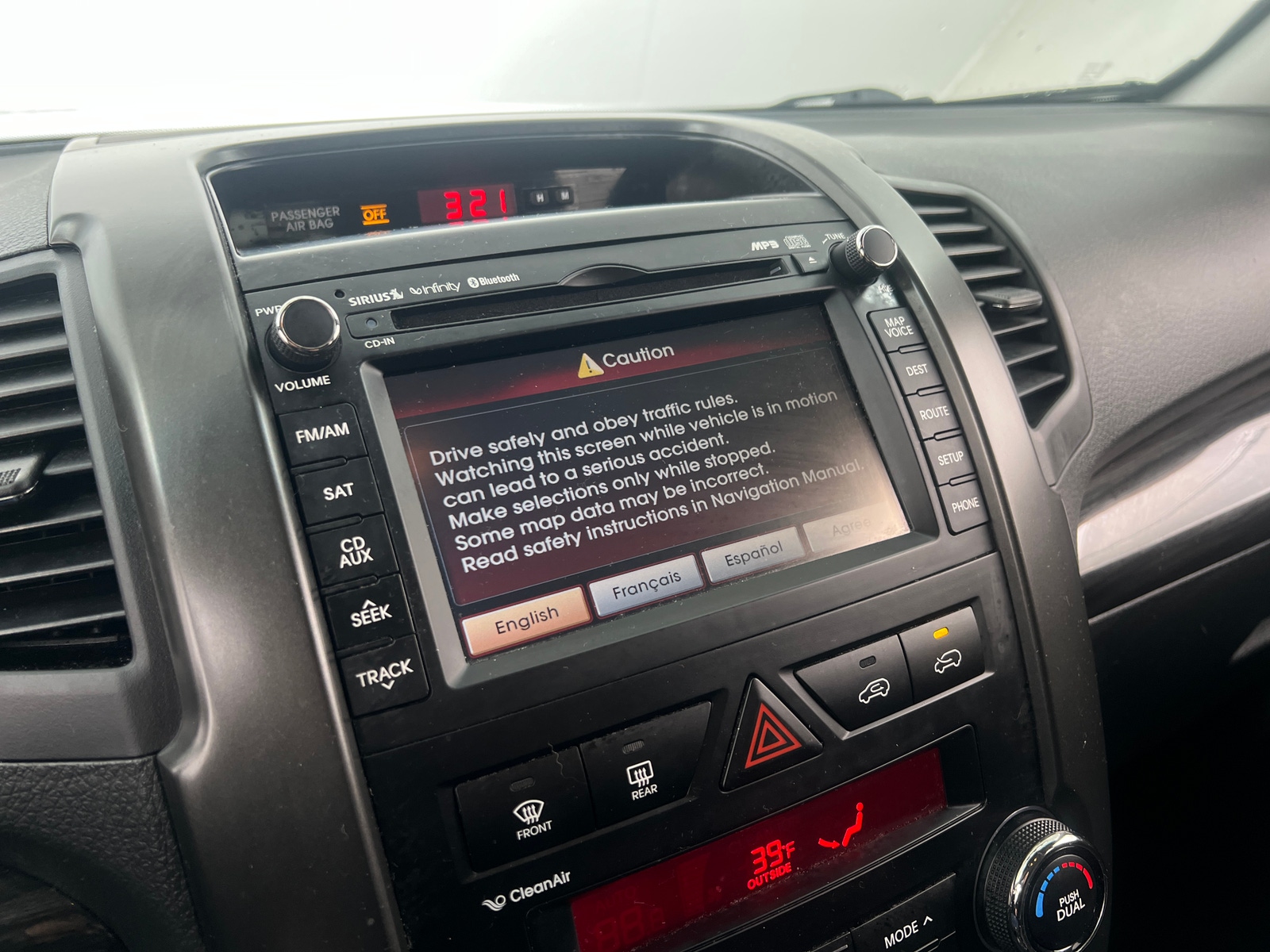 Thumbnail: 2012 Kia Sorento - 3