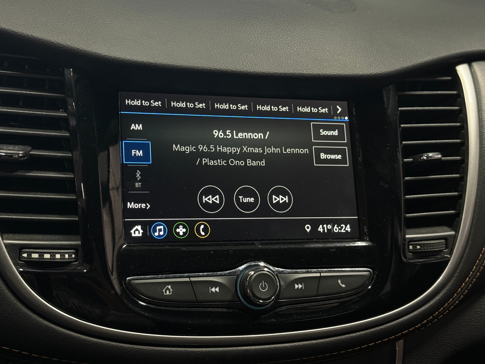 Thumbnail: 2019 Chevrolet Trax - 4