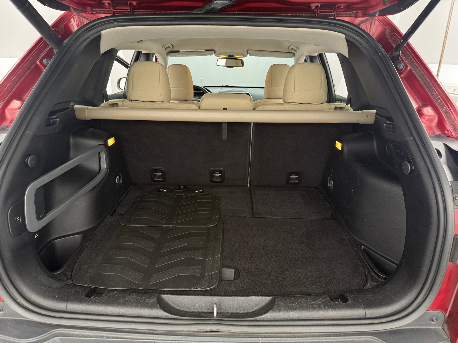 Thumbnail: 2016 Jeep Cherokee - 7