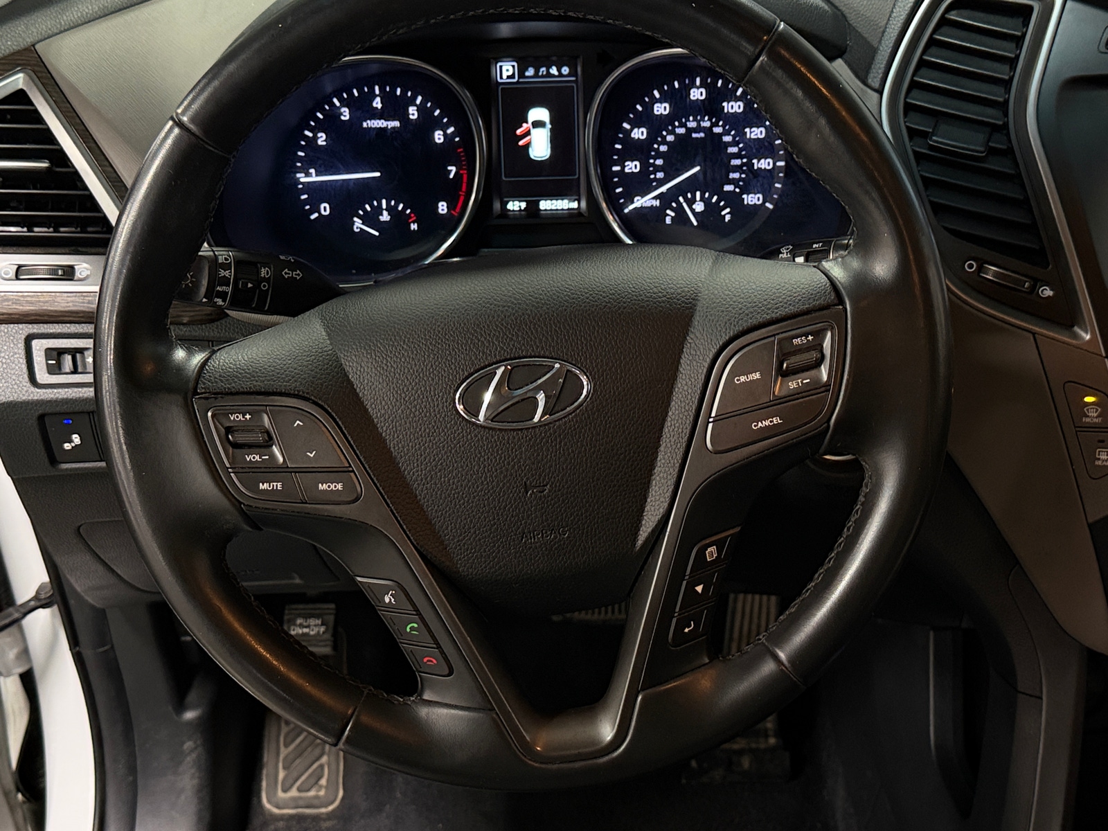 Thumbnail: 2017 Hyundai Santa Fe - 4