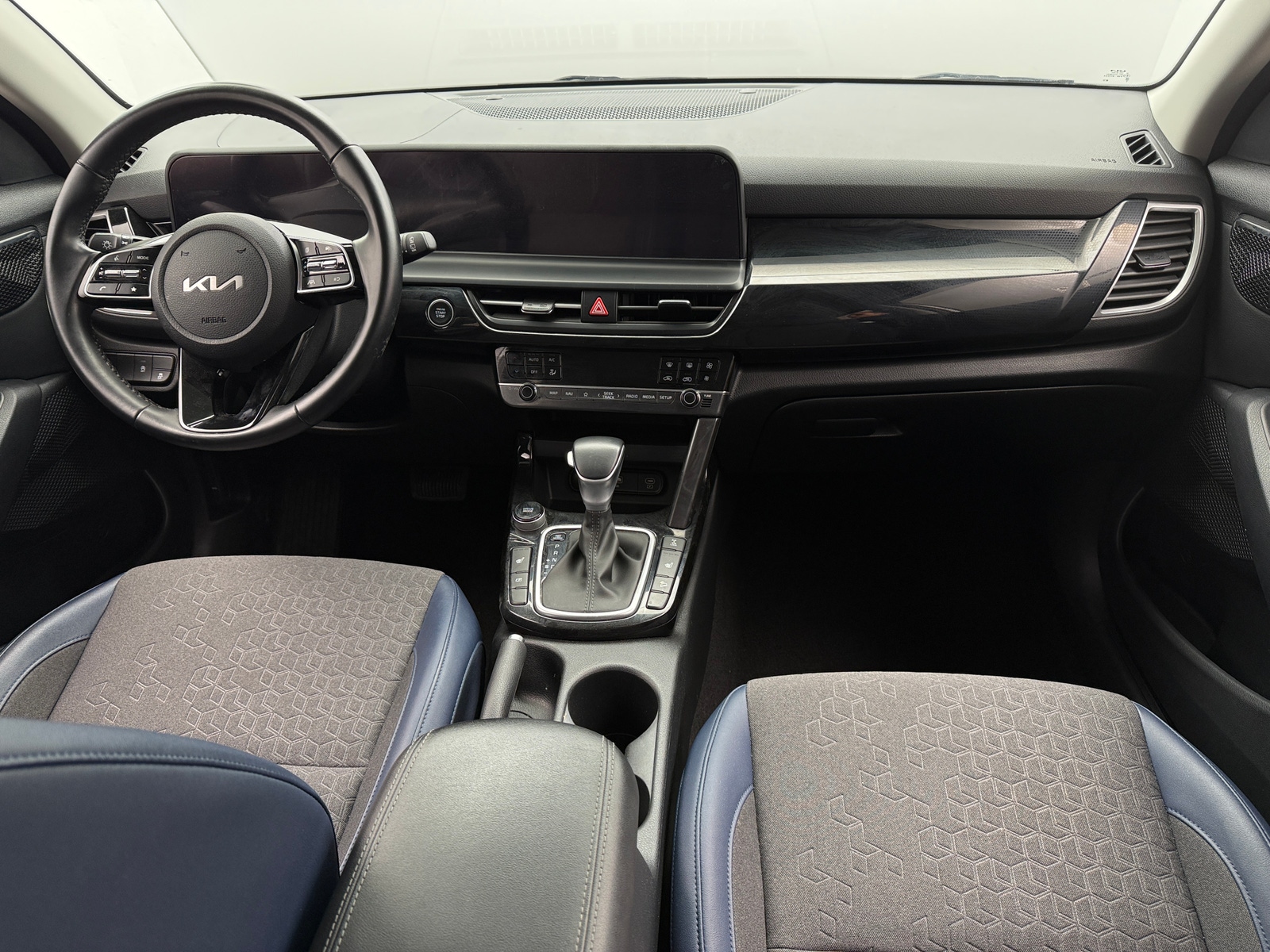 Thumbnail: 2024 Kia Seltos - 3