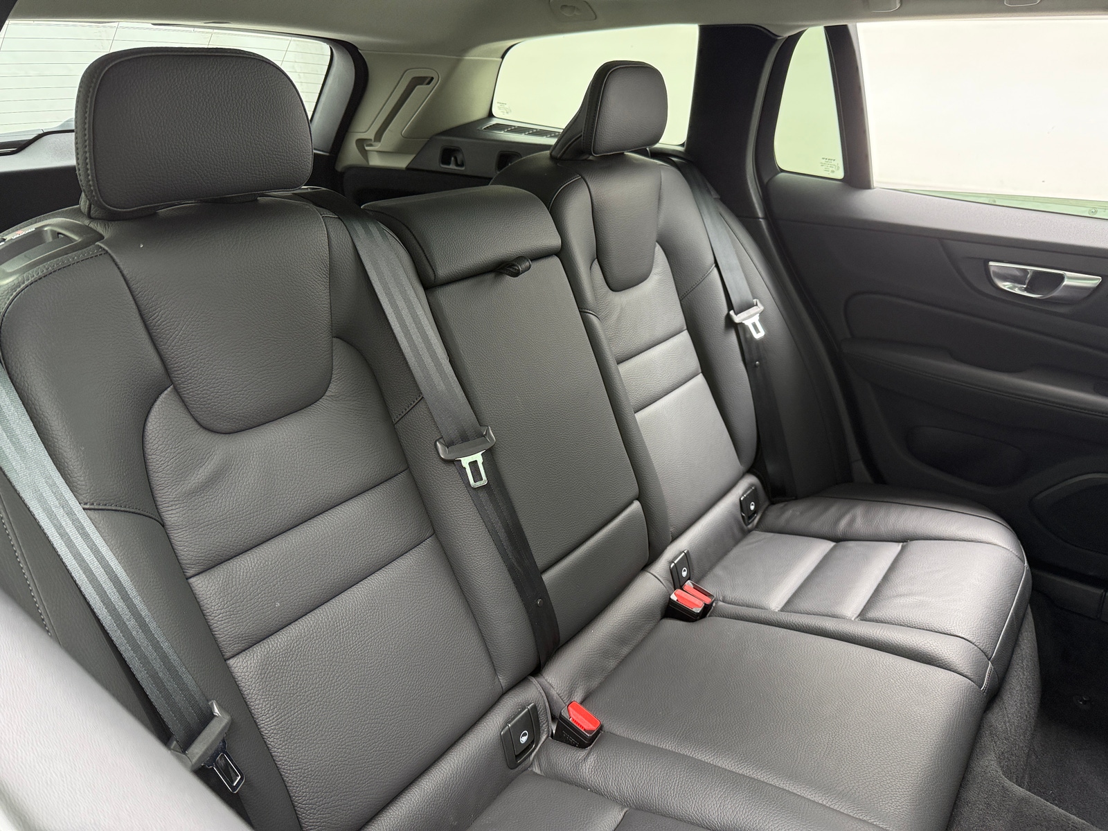 Thumbnail: 2025 Volvo V60 - 5