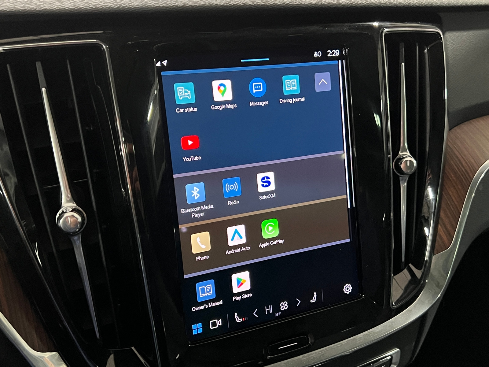 Thumbnail: 2025 Volvo V60 - 3