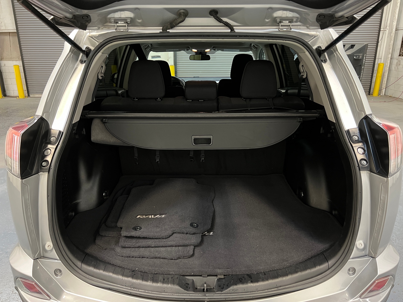 Thumbnail: 2017 Toyota RAV4 - 7