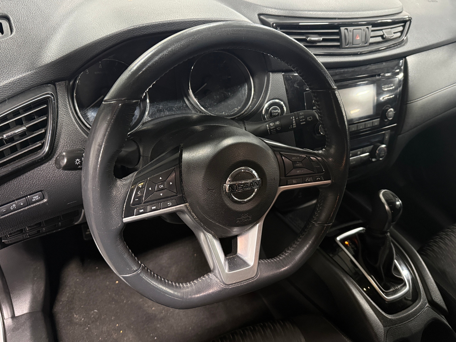 Thumbnail: 2017 Nissan Rogue - 5