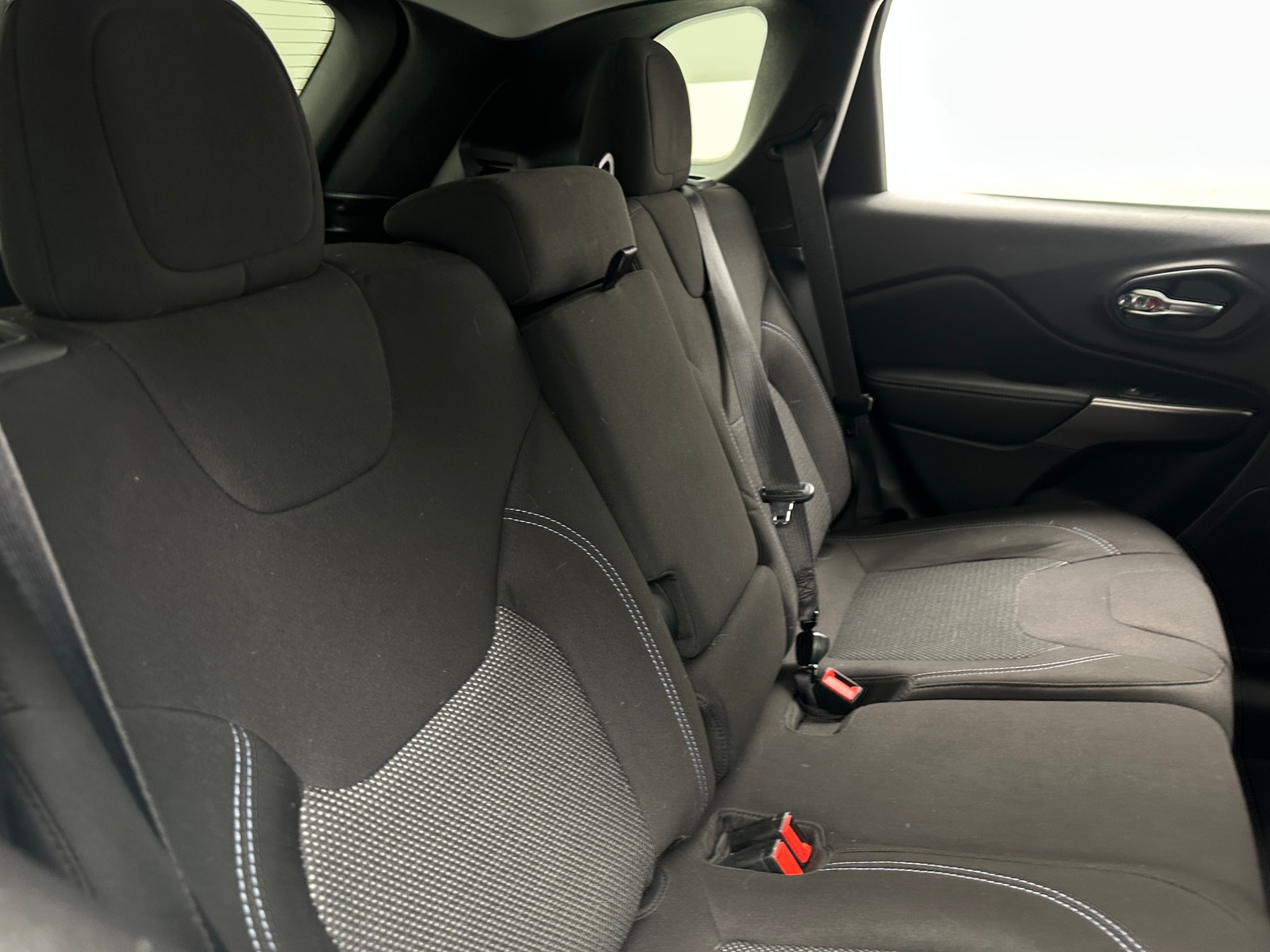 Thumbnail: 2020 Jeep Cherokee - 6