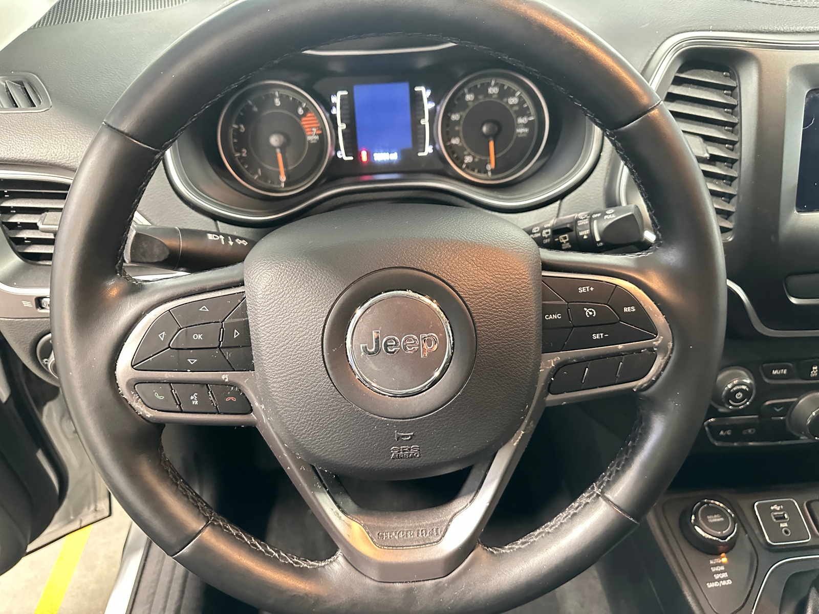 Thumbnail: 2020 Jeep Cherokee - 5