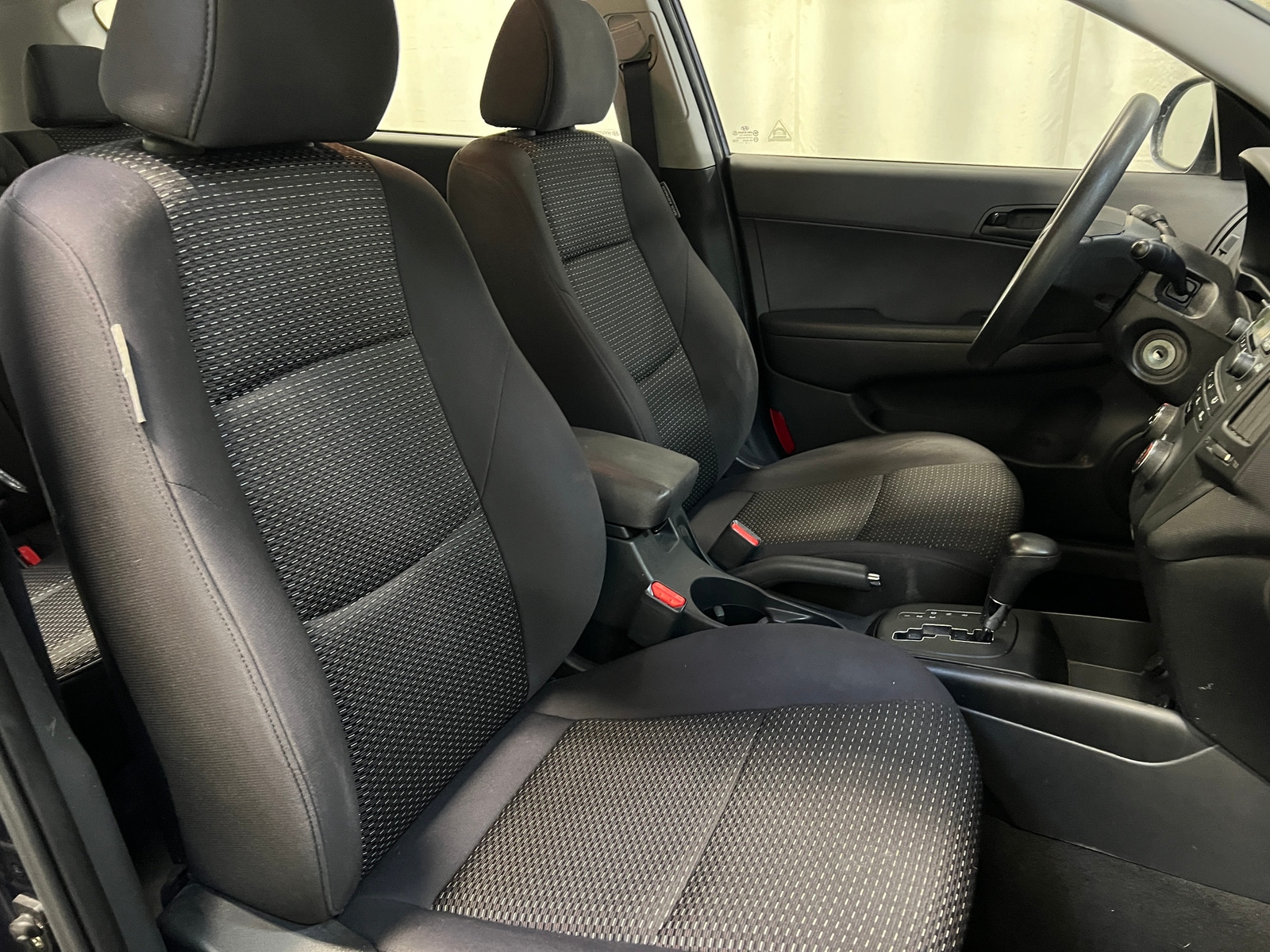 Thumbnail: 2011 Hyundai Elantra - 2