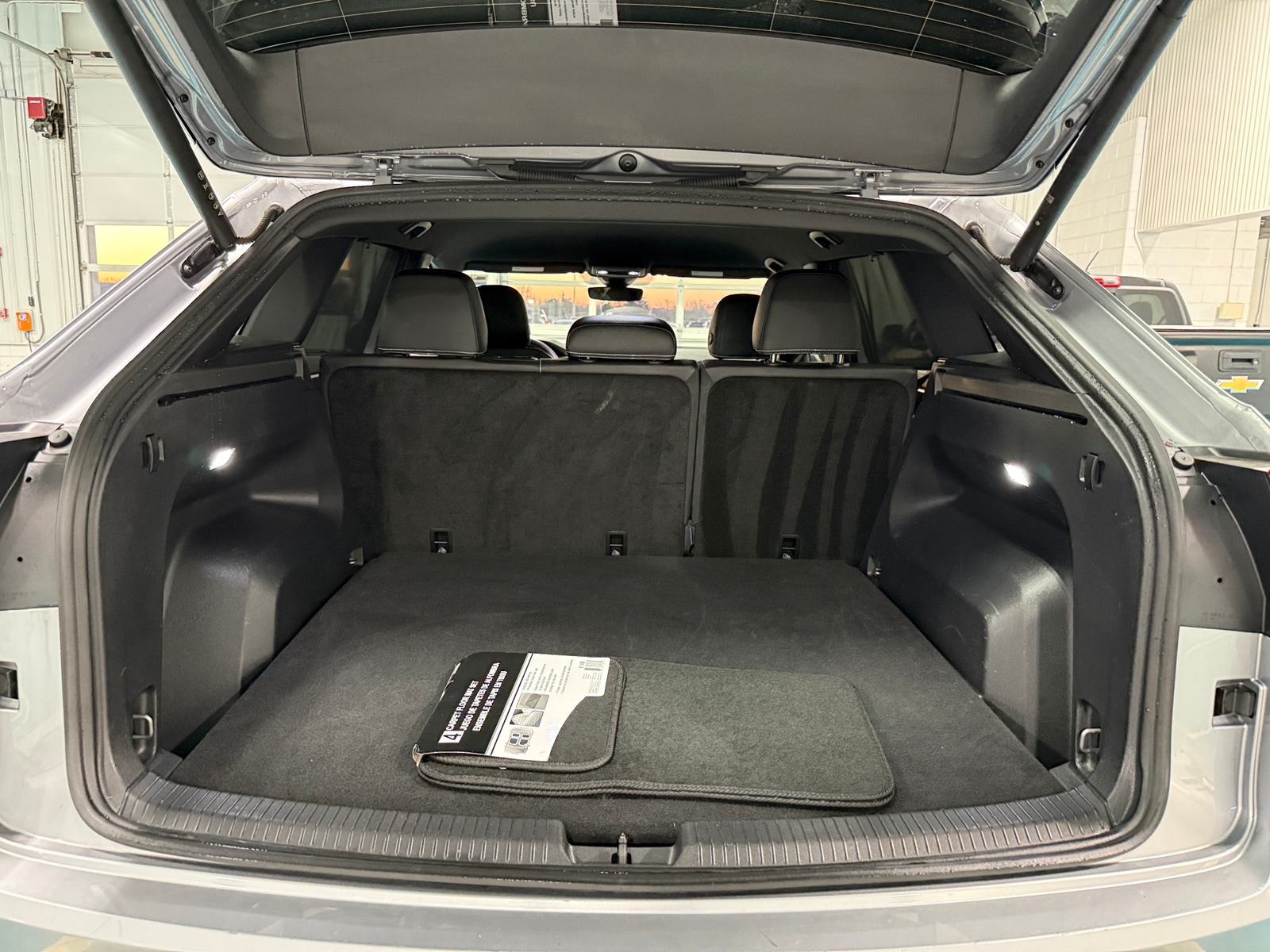 Thumbnail: 2025 Volkswagen Atlas - 6