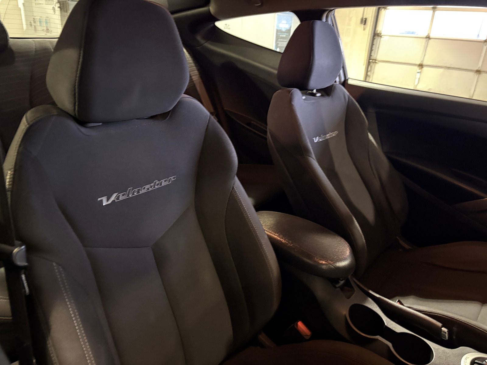 Thumbnail: 2017 Hyundai Veloster - 2