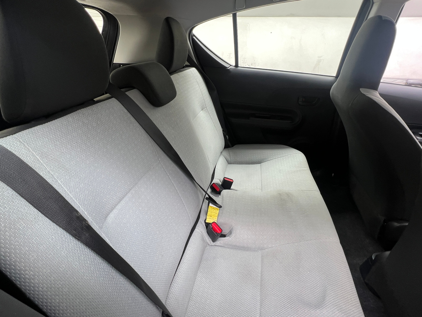 Thumbnail: 2017 Toyota Prius c - 6