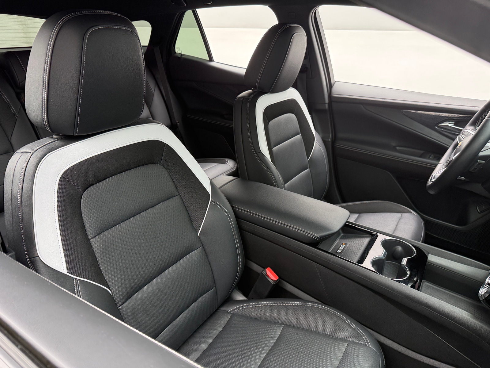 Thumbnail: 2024 Chevrolet Blazer EV - 2