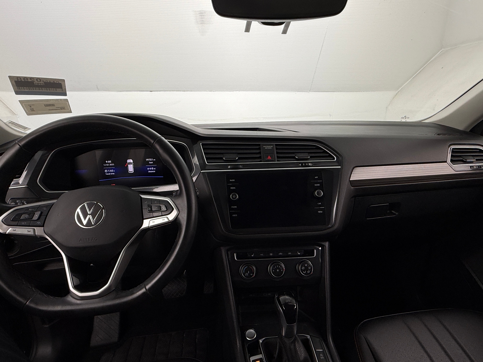 Thumbnail: 2024 Volkswagen Tiguan - 2