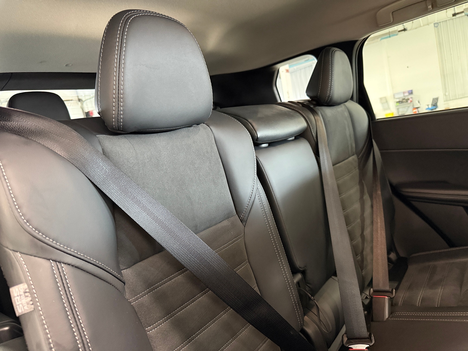 Thumbnail: 2025 Mitsubishi Outlander - 5