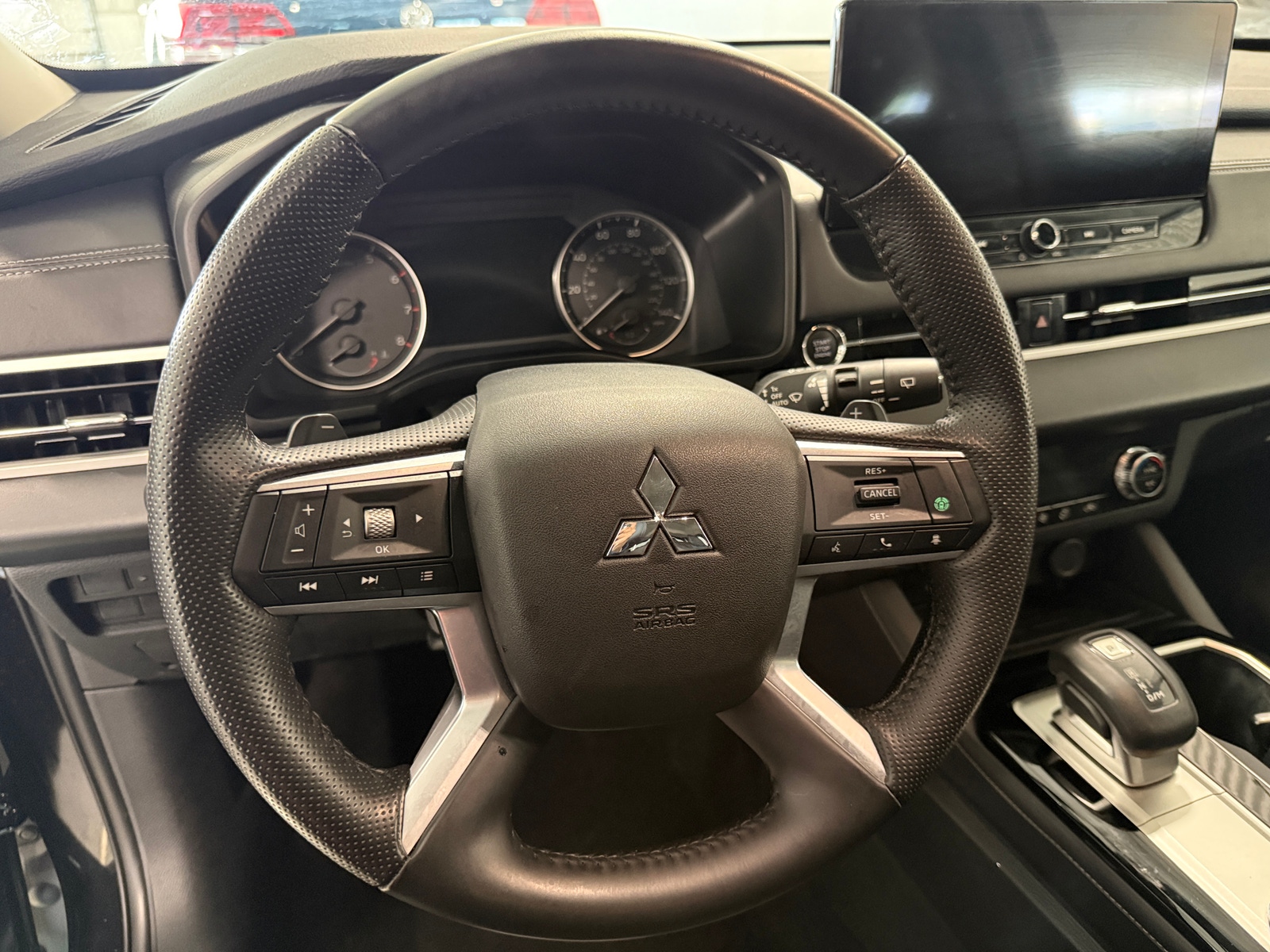 Thumbnail: 2025 Mitsubishi Outlander - 4