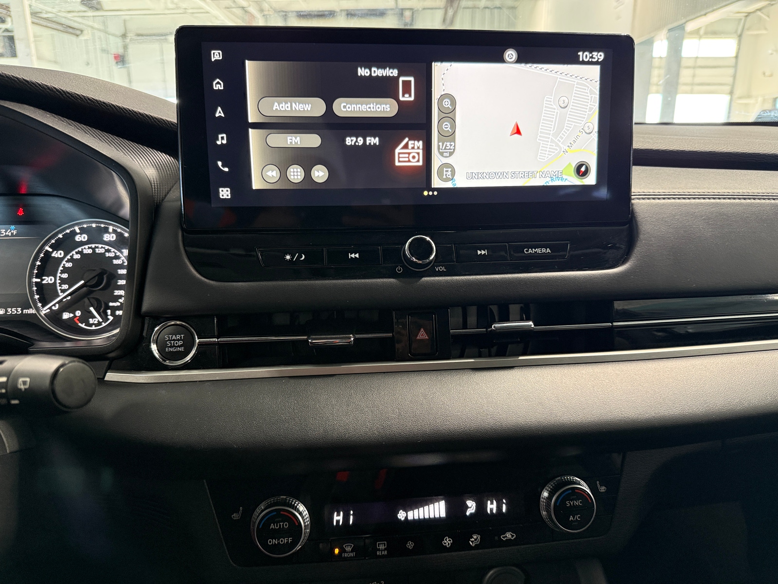 Thumbnail: 2025 Mitsubishi Outlander - 3