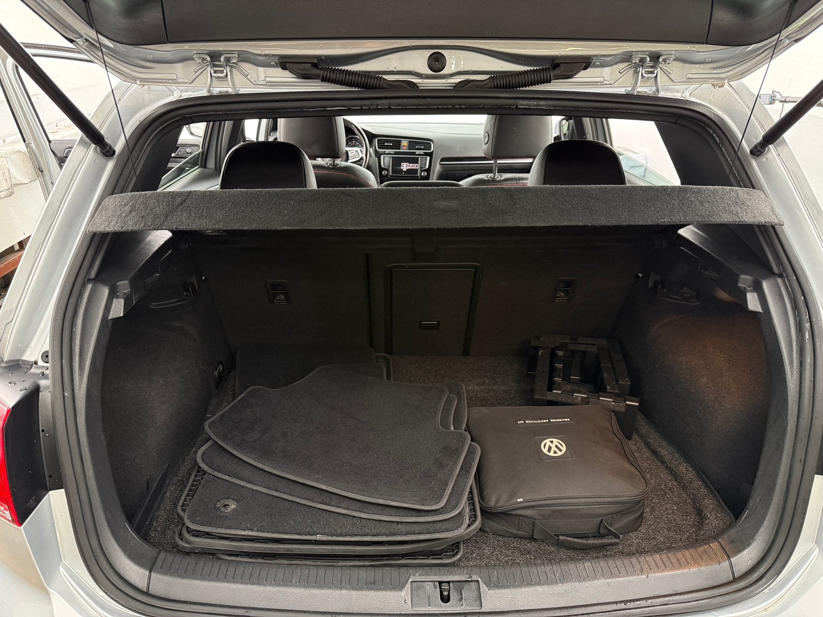 Thumbnail: 2017 Volkswagen Golf - 6