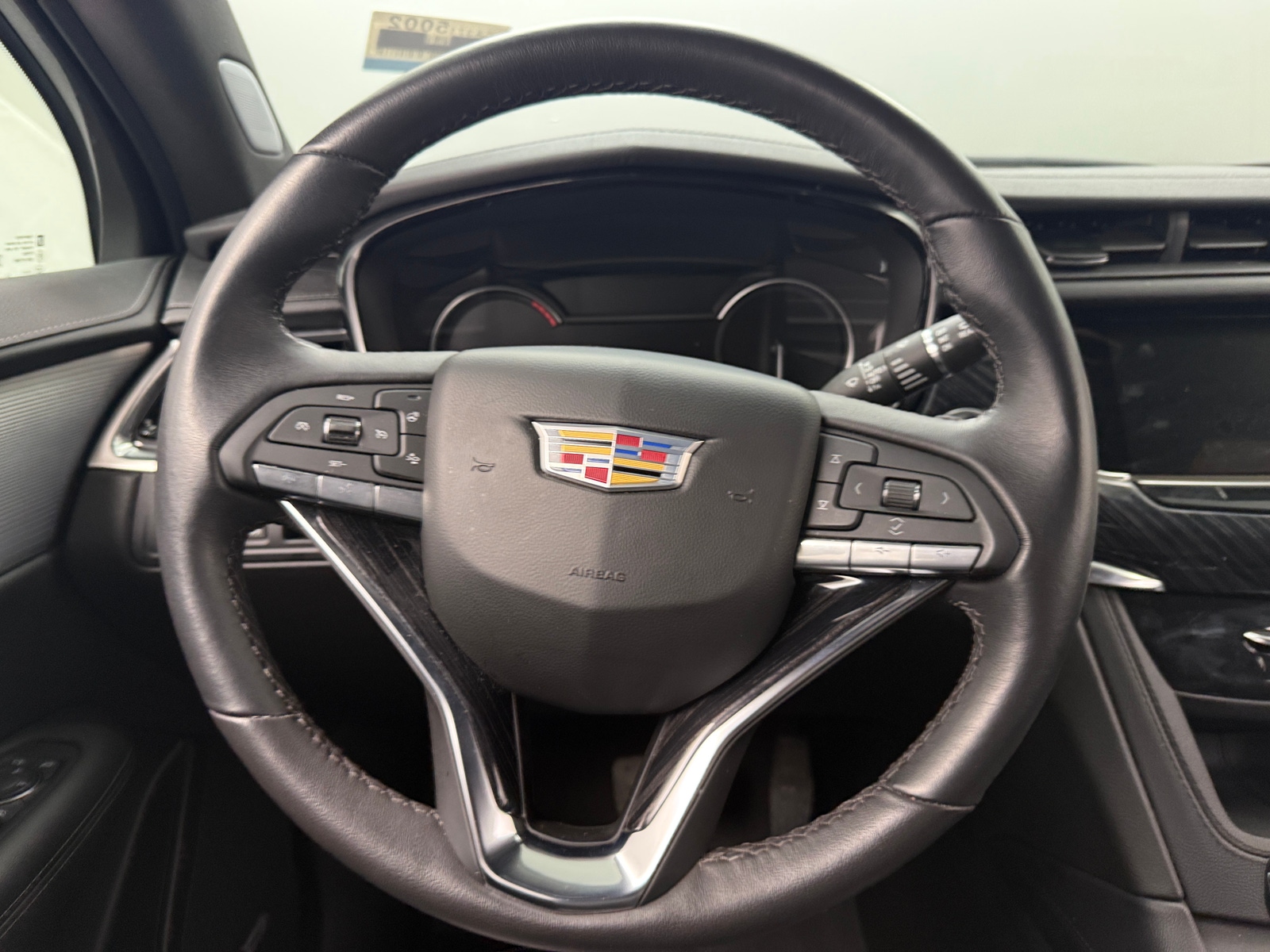 Thumbnail: 2025 Cadillac XT6 - 4