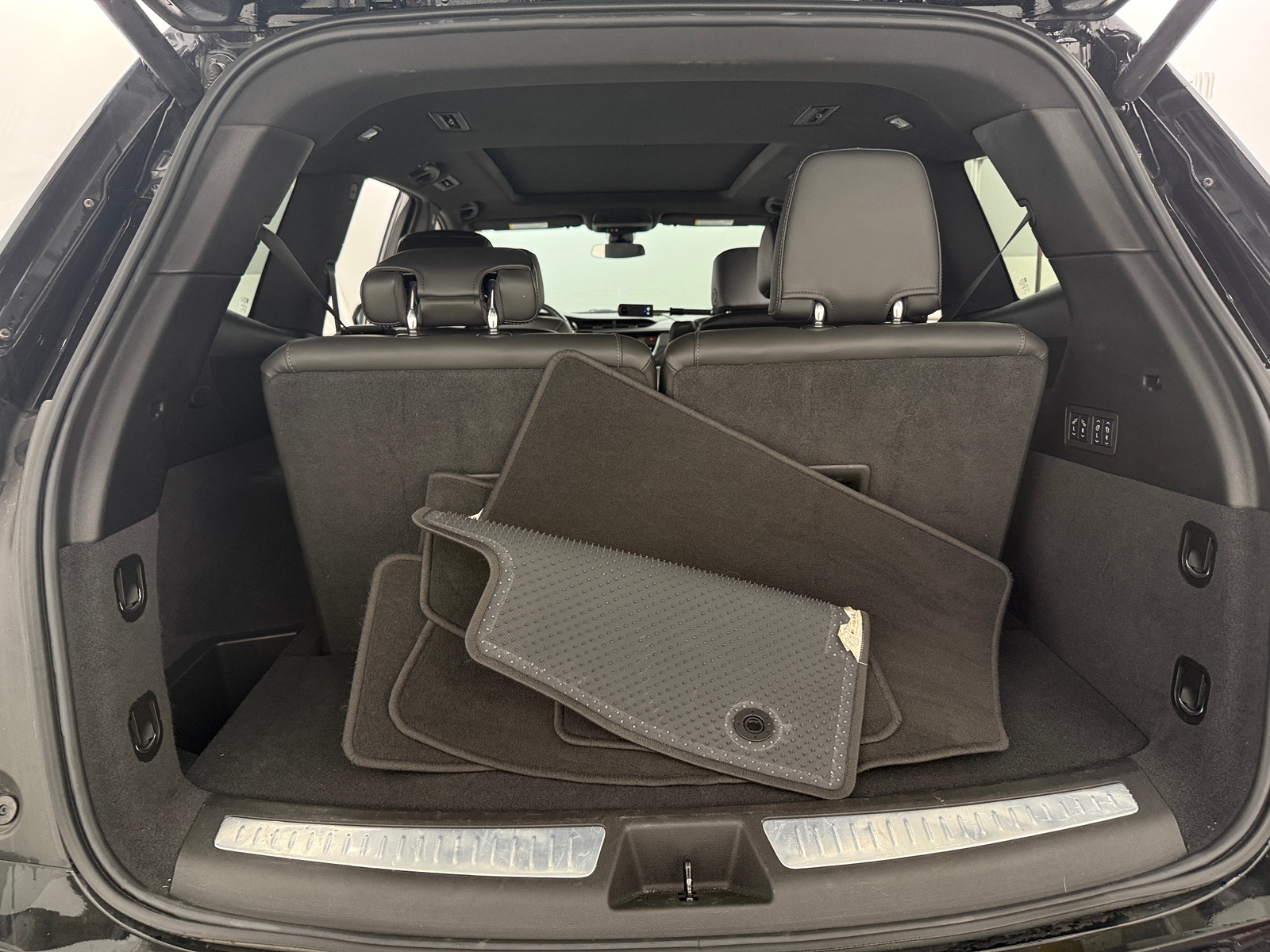 Thumbnail: 2025 Cadillac XT6 - 6