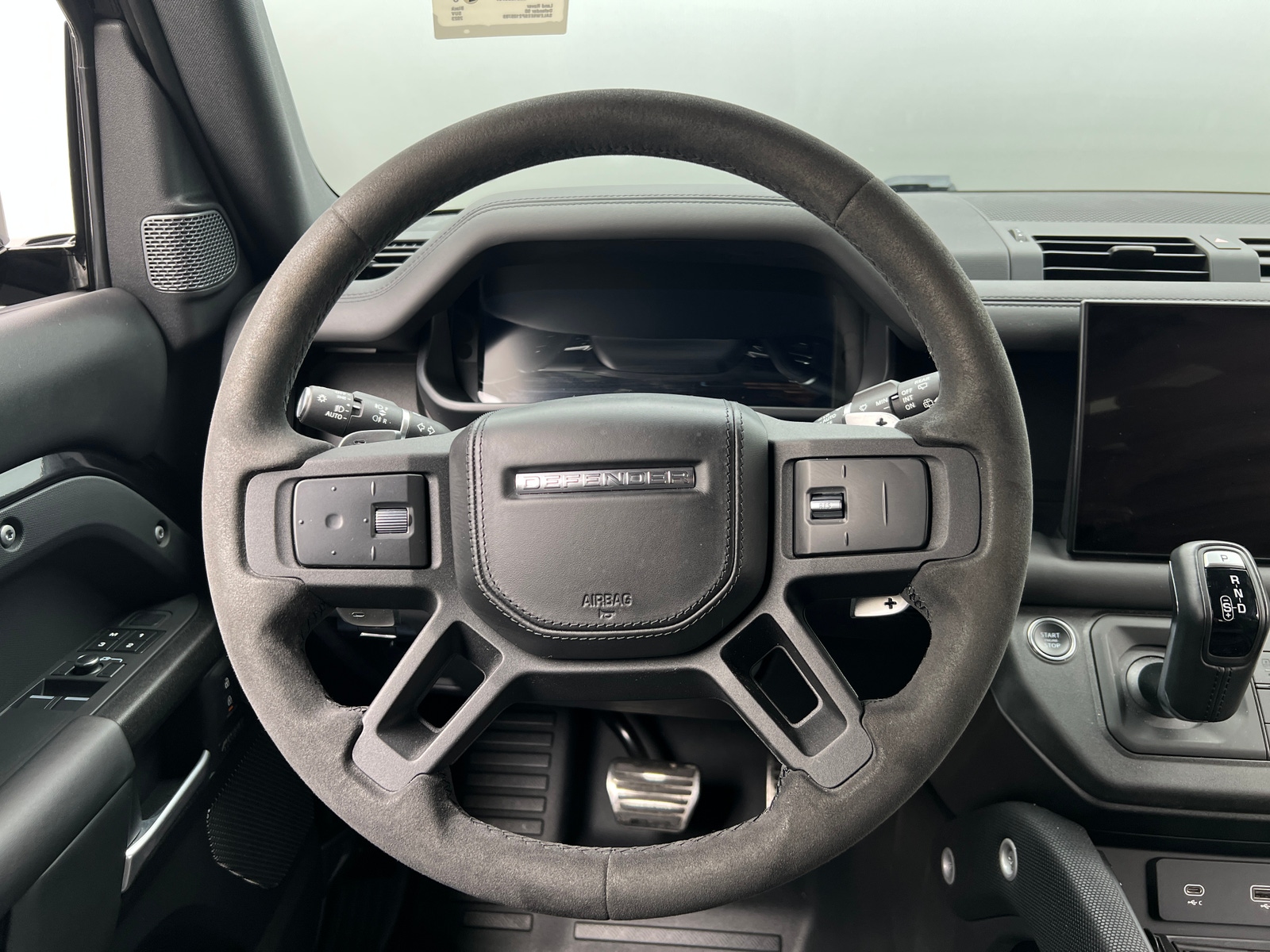 Thumbnail: 2023 Land Rover Defender - 4