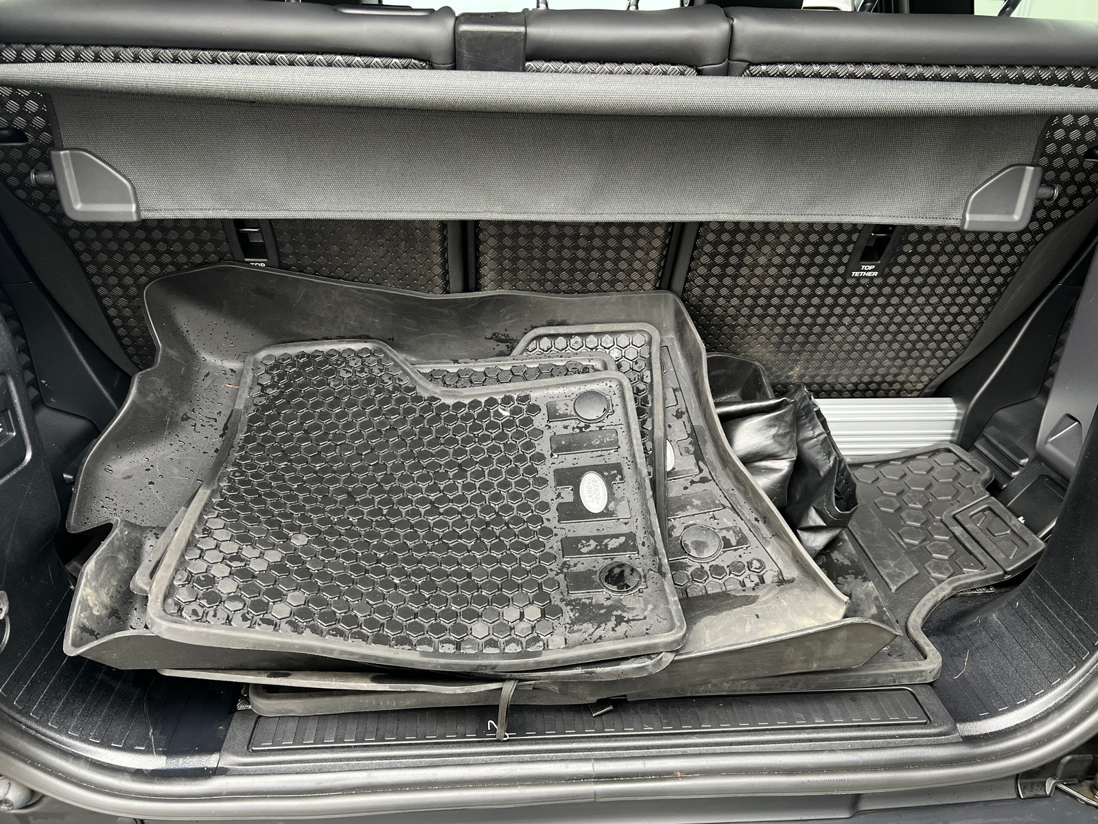 Thumbnail: 2023 Land Rover Defender - 6