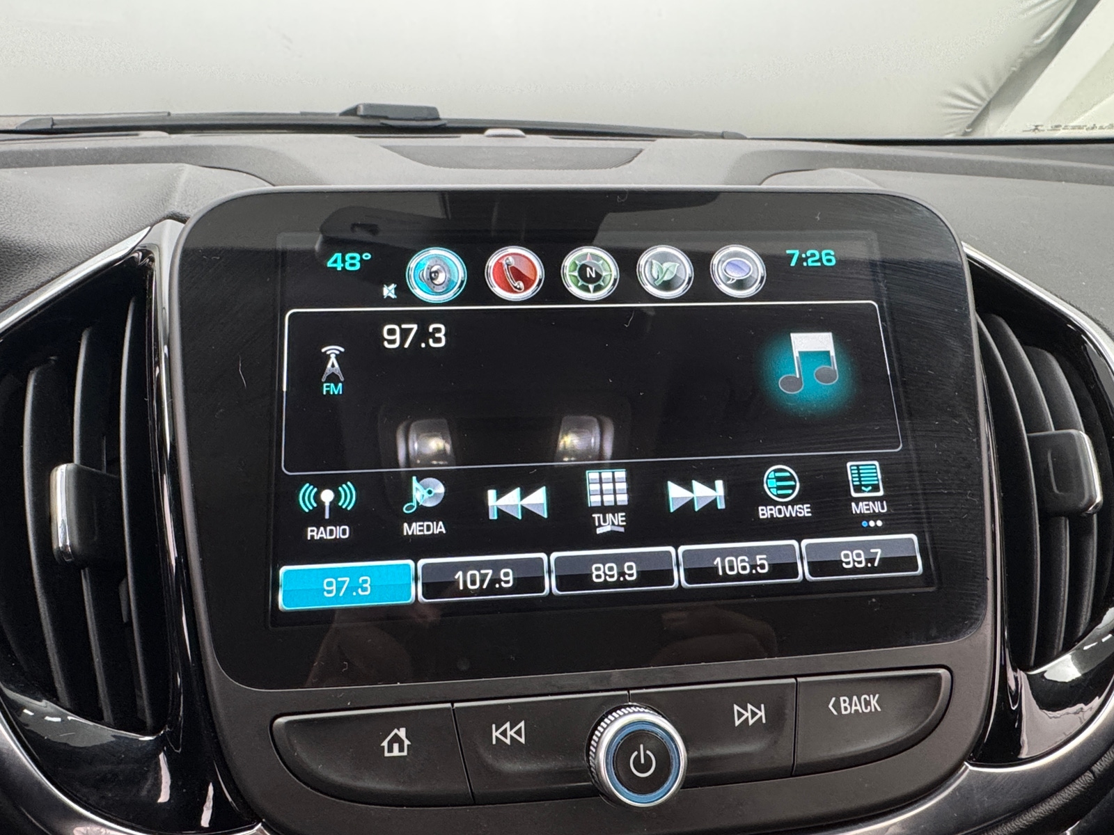 Thumbnail: 2018 Chevrolet Volt - 3