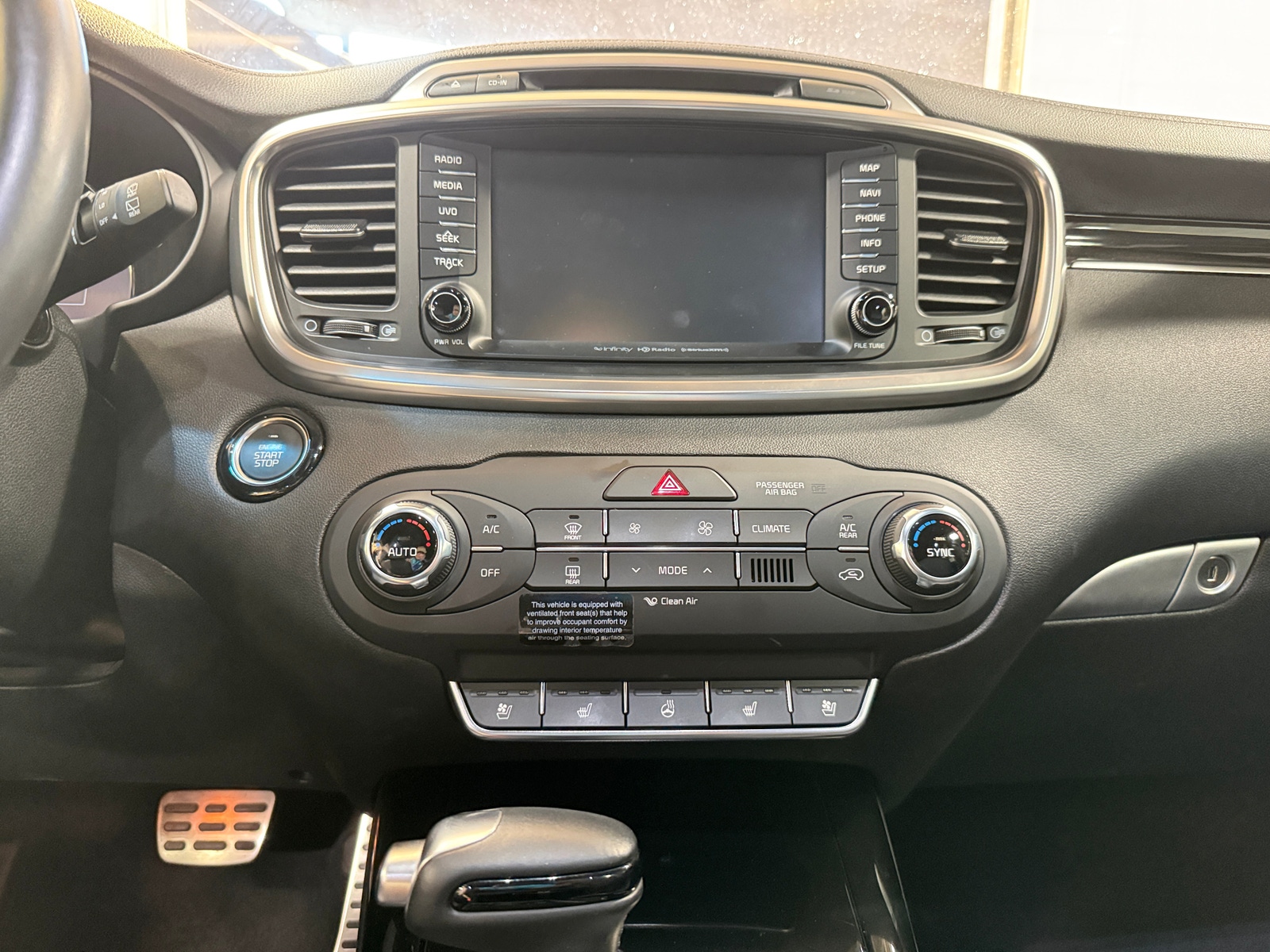 Thumbnail: 2018 Kia Sorento - 3