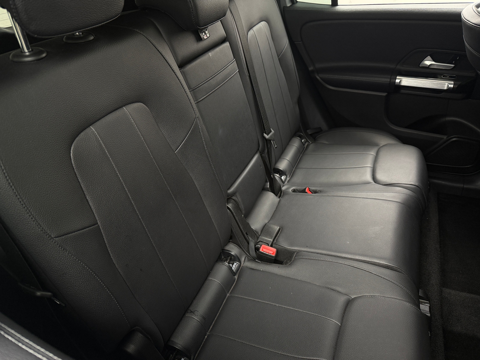 Thumbnail: 2020 Mercedes-Benz GLB - 5