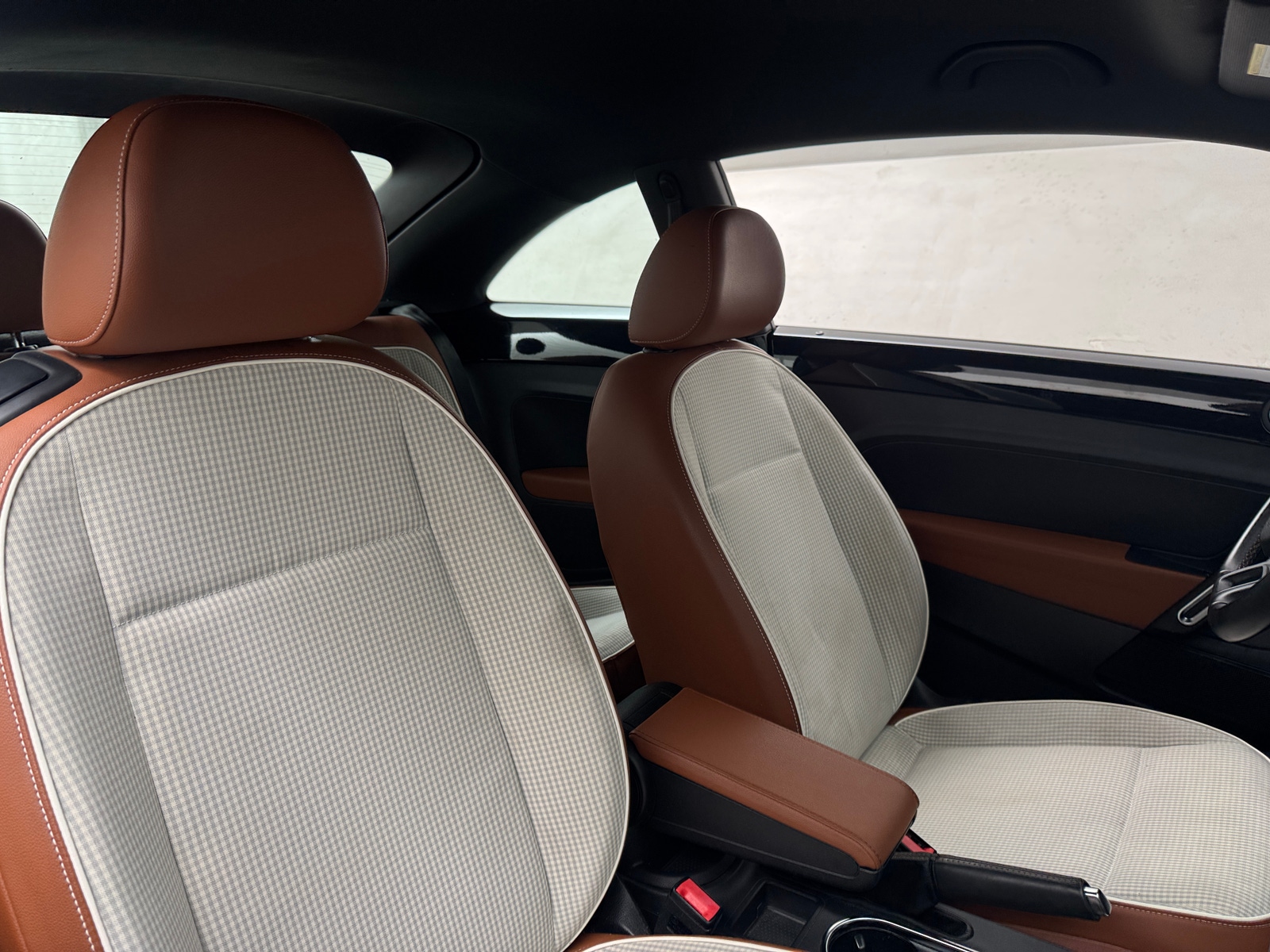 Thumbnail: 2016 Volkswagen Beetle - 2