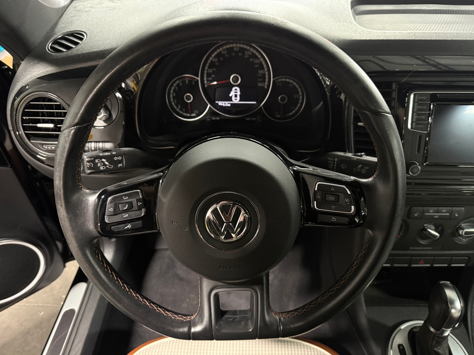 Thumbnail: 2016 Volkswagen Beetle - 5