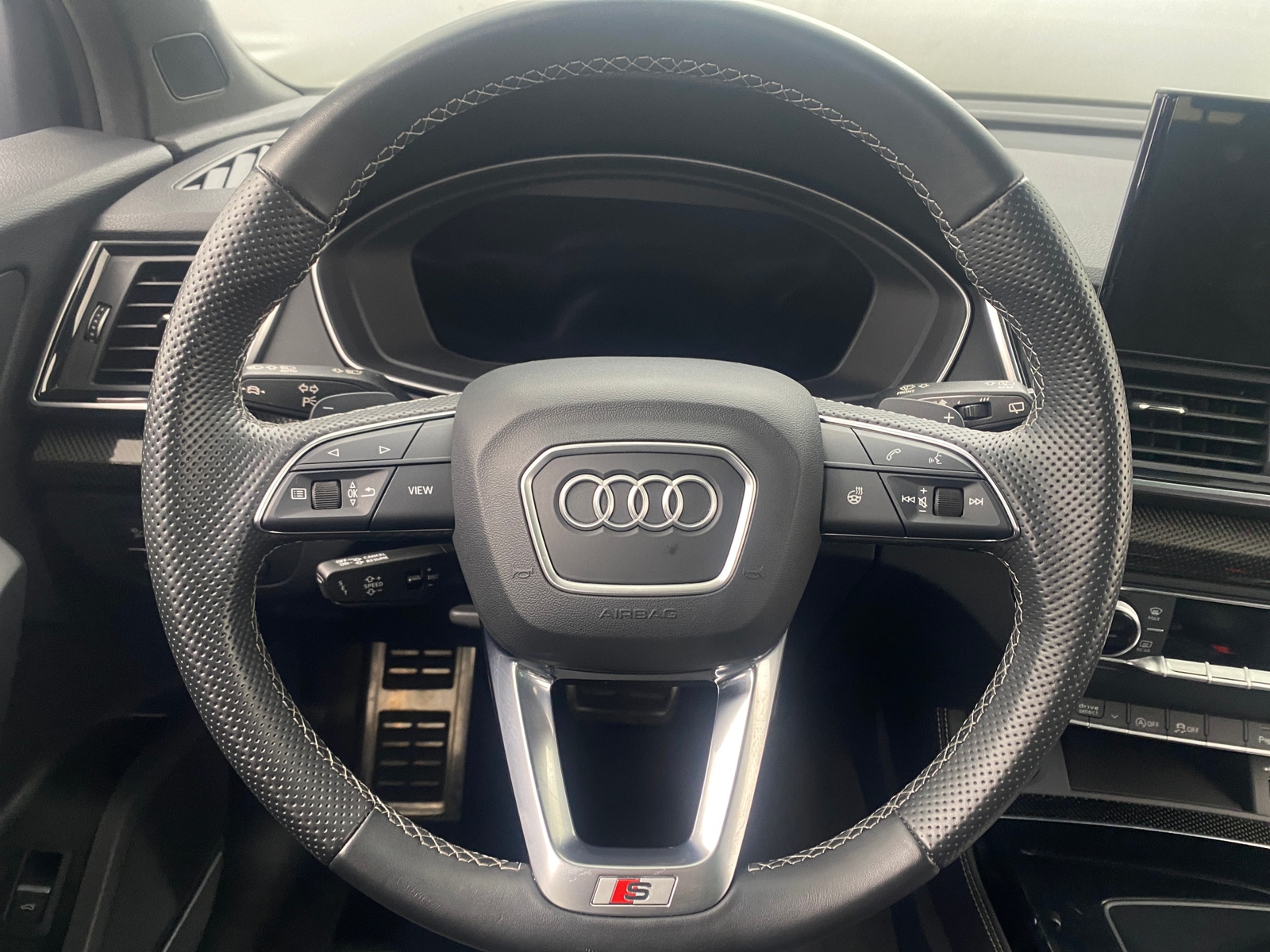 Thumbnail: 2022 Audi SQ5 - 4