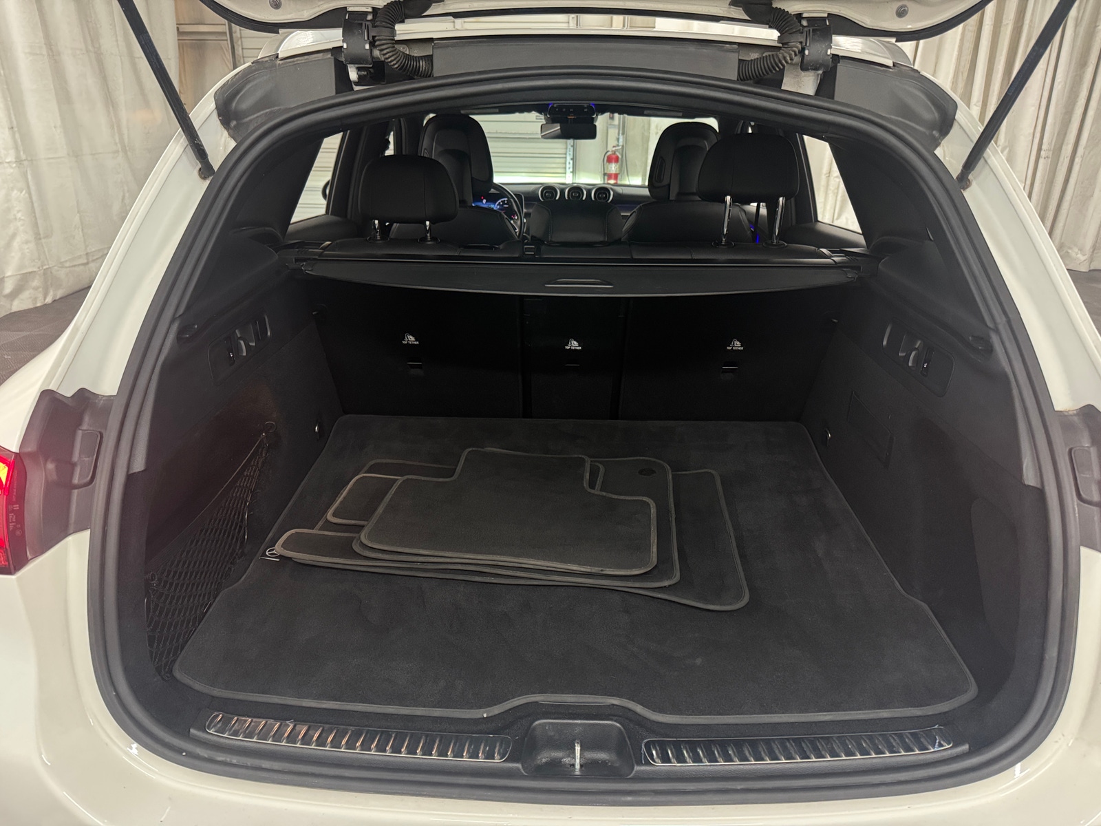 Thumbnail: 2024 Mercedes-Benz GLC - 6