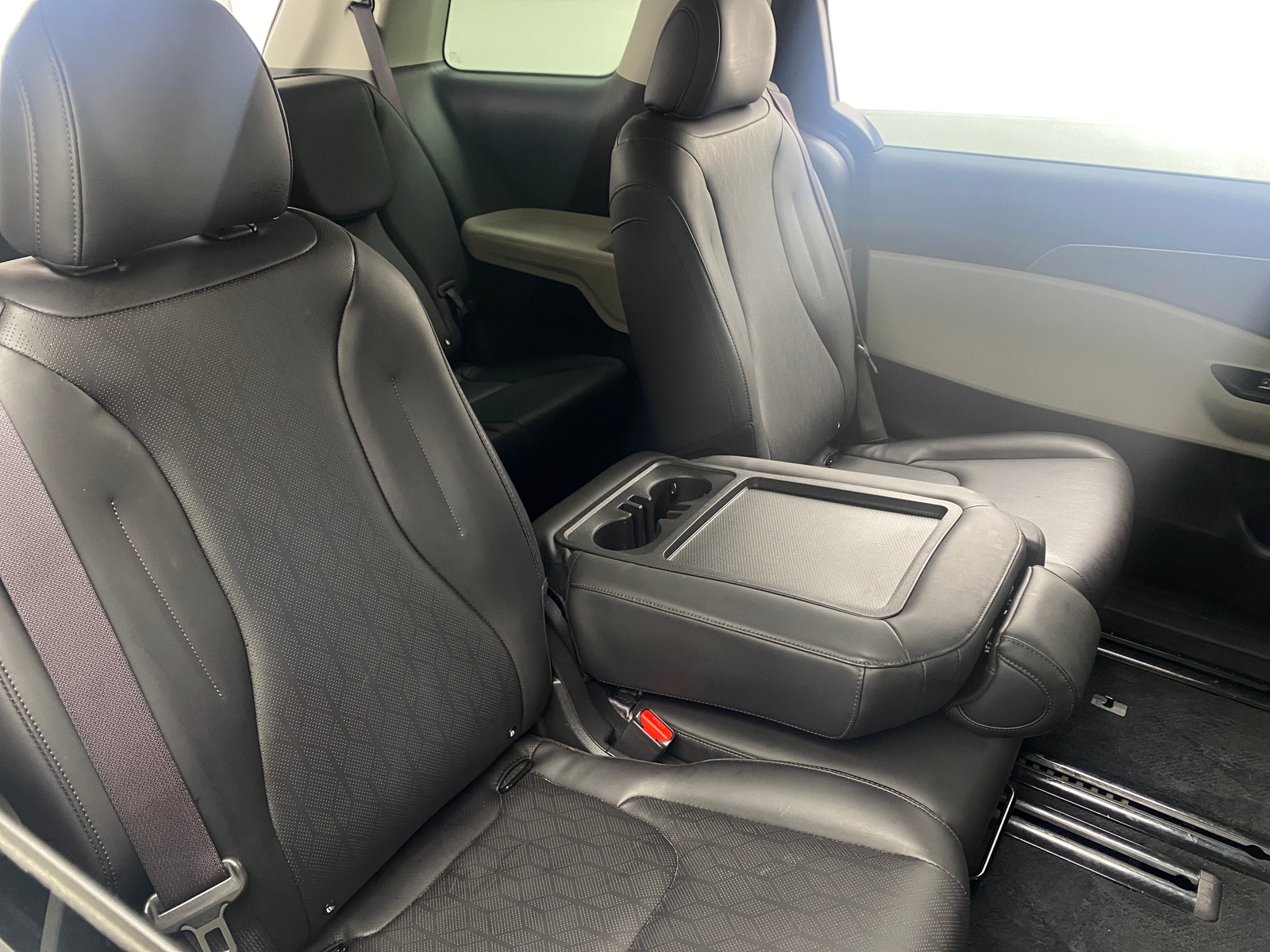 Thumbnail: 2023 Kia Carnival - 5