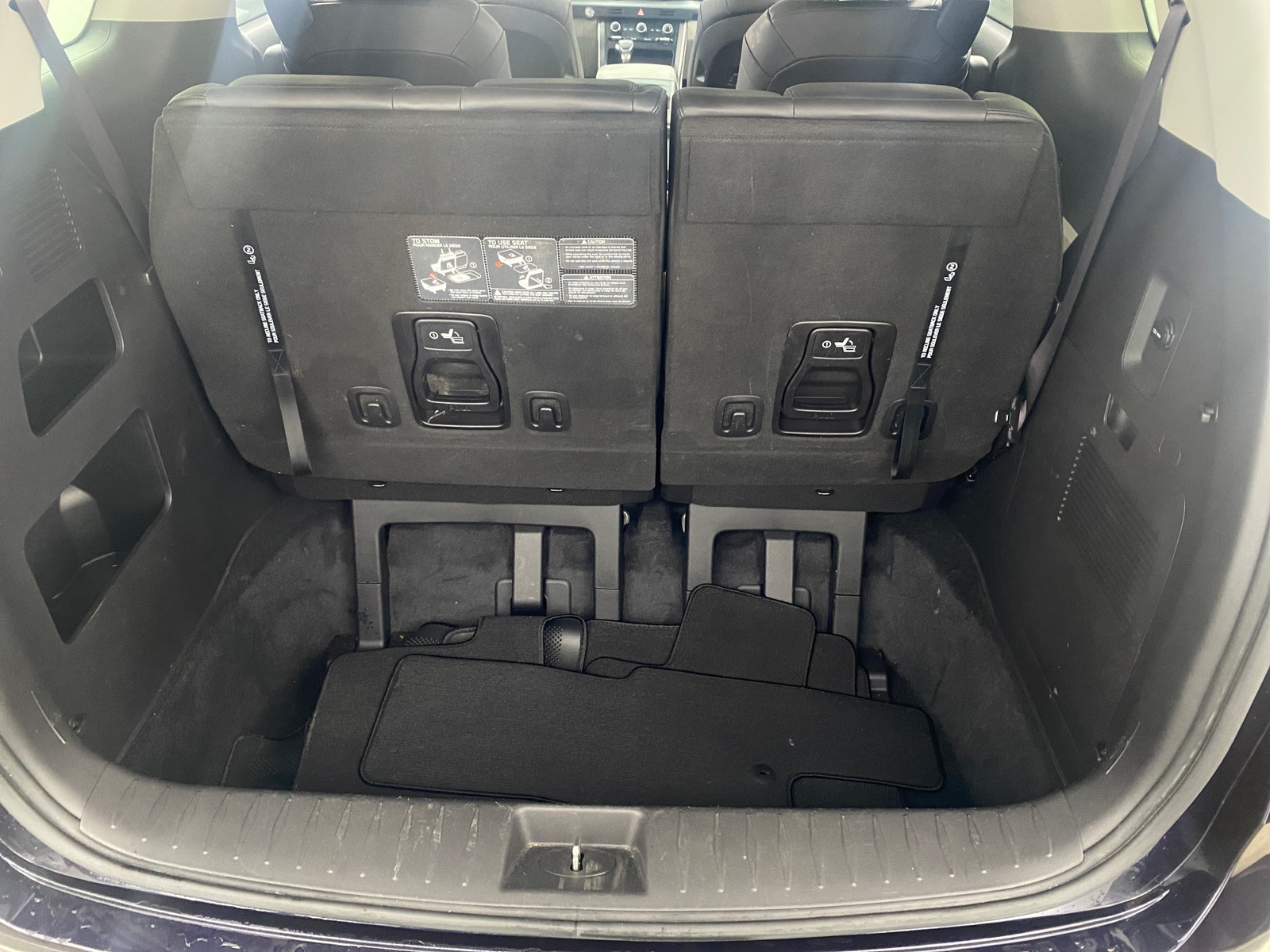 Thumbnail: 2023 Kia Carnival - 6