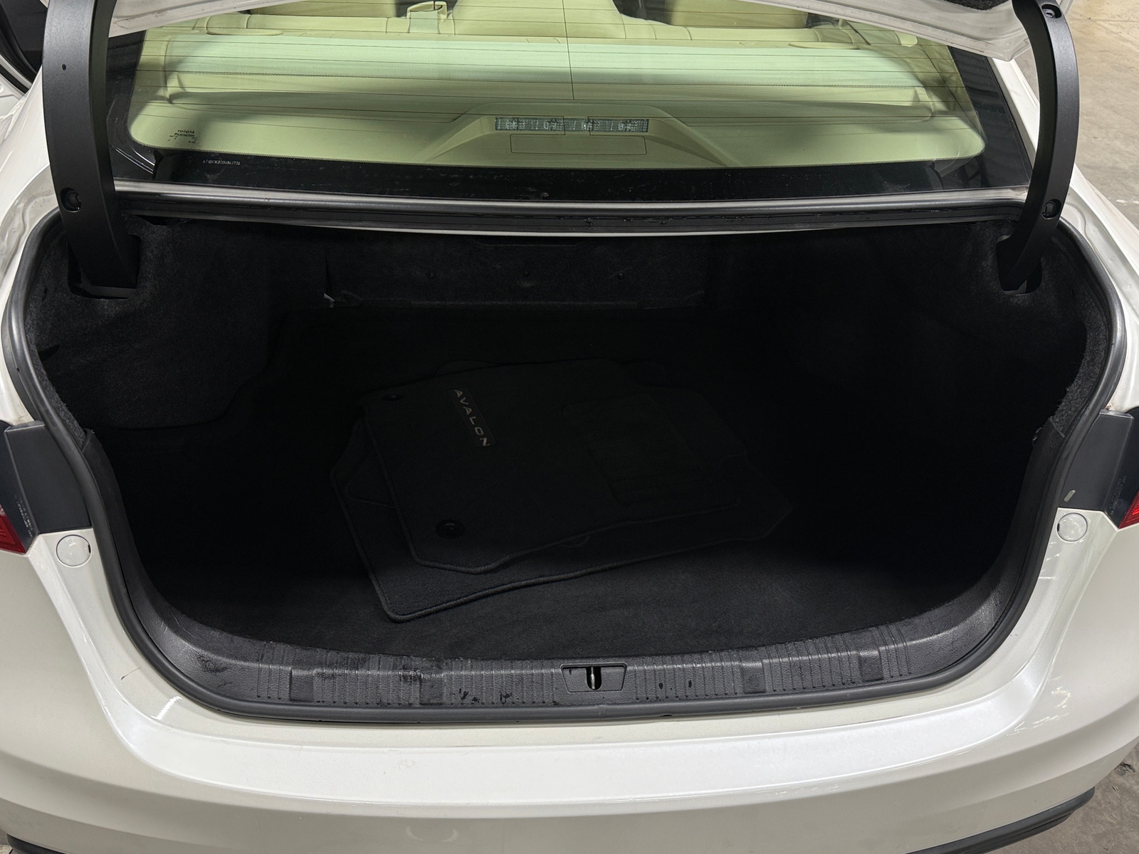 Thumbnail: 2013 Toyota Avalon - 6