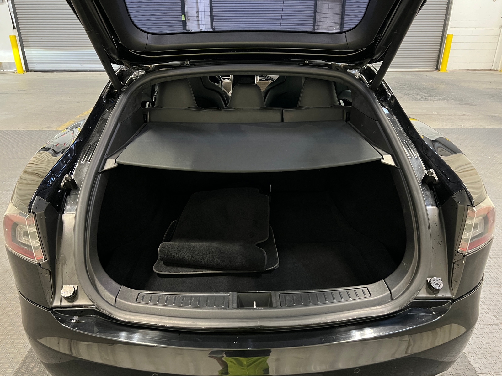 Thumbnail: 2015 Tesla Model S - 6